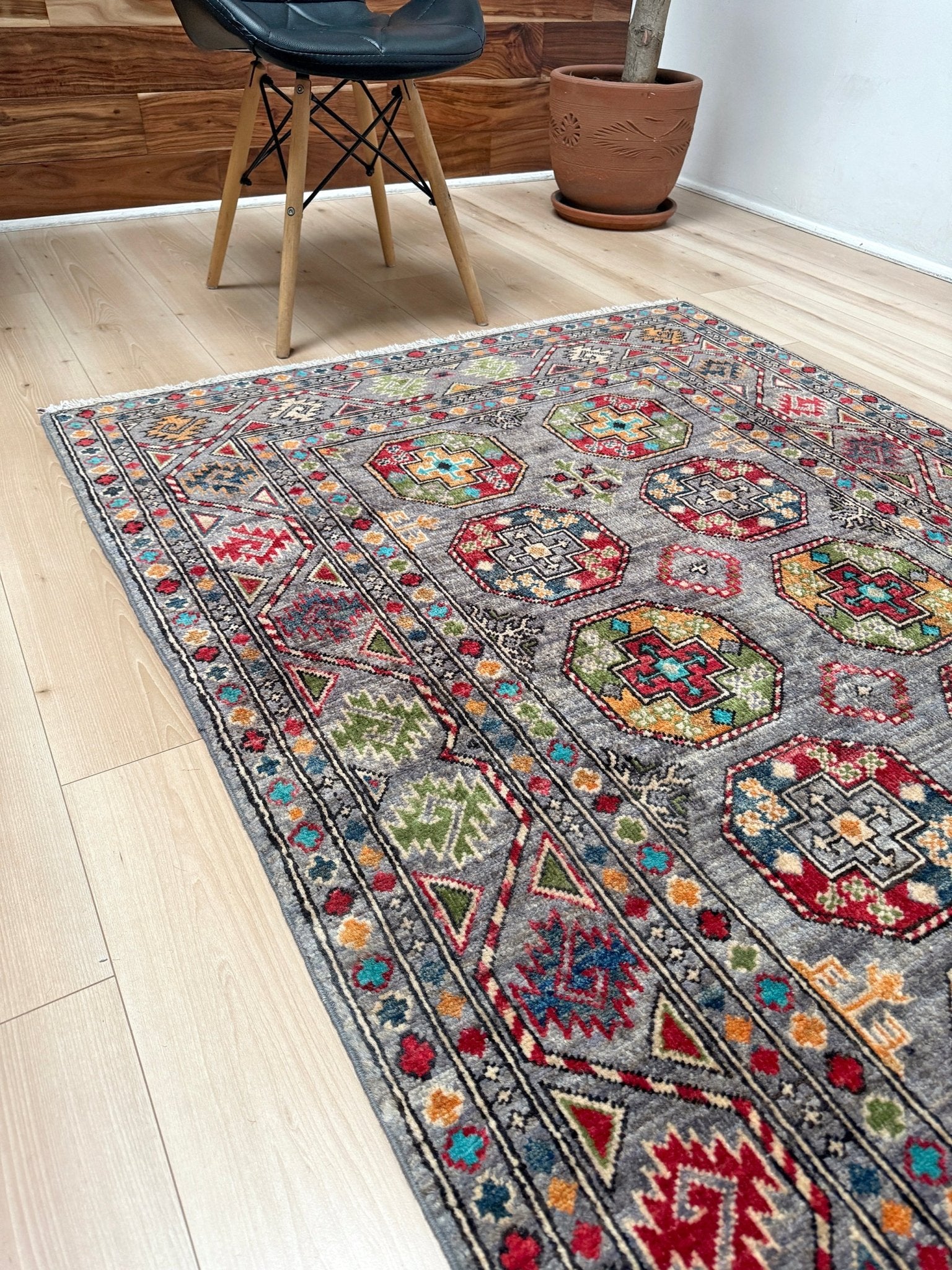 Transitional Gray Neutral Ersari Elephant Foot rug 4x6. Handmade Turkmen tribal wool rug perfect for living room, bedroom, or entryway. Free shipping from the best rug shop in the San Francisco Bay Area, Burlingame CA.