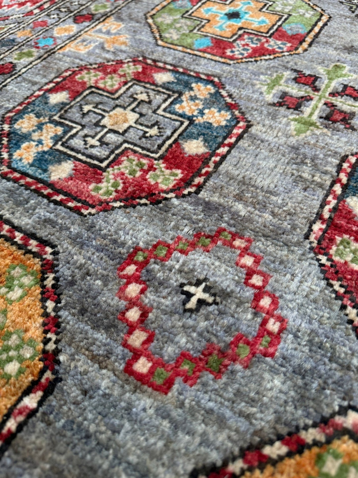 Transitional Gray Neutral Ersari Elephant Foot rug 4x6. Handmade Turkmen tribal wool rug perfect for living room, bedroom, or entryway. Free shipping from the best rug shop in the San Francisco Bay Area, Burlingame CA.