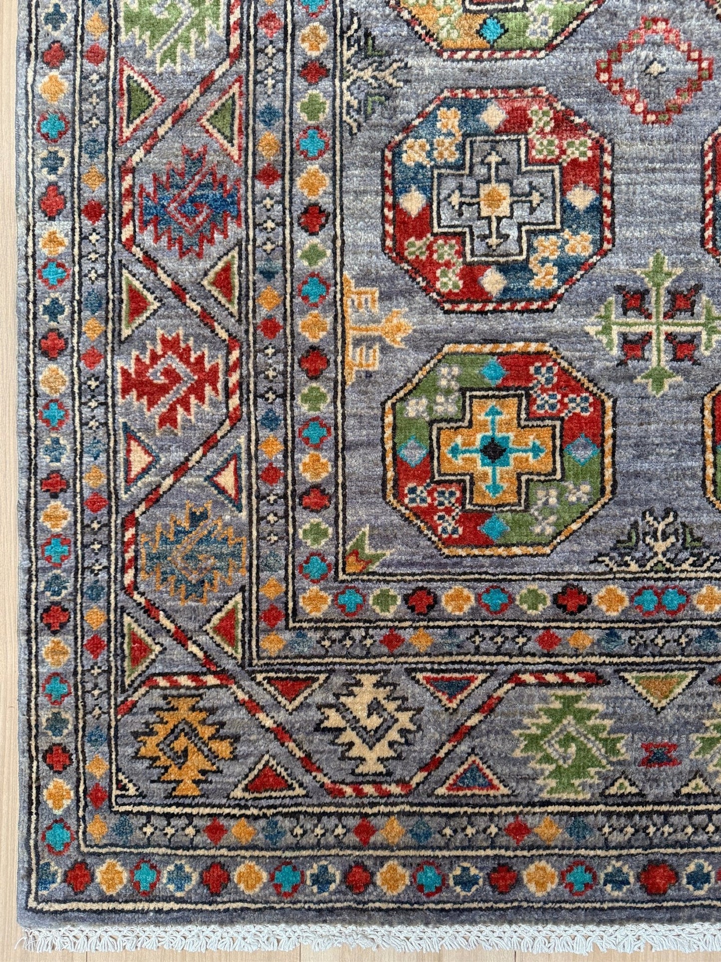 Transitional Gray Neutral Ersari Elephant Foot rug 4x6. Handmade Turkmen tribal wool rug perfect for living room, bedroom, or entryway. Free shipping from the best rug shop in the San Francisco Bay Area, Burlingame CA.