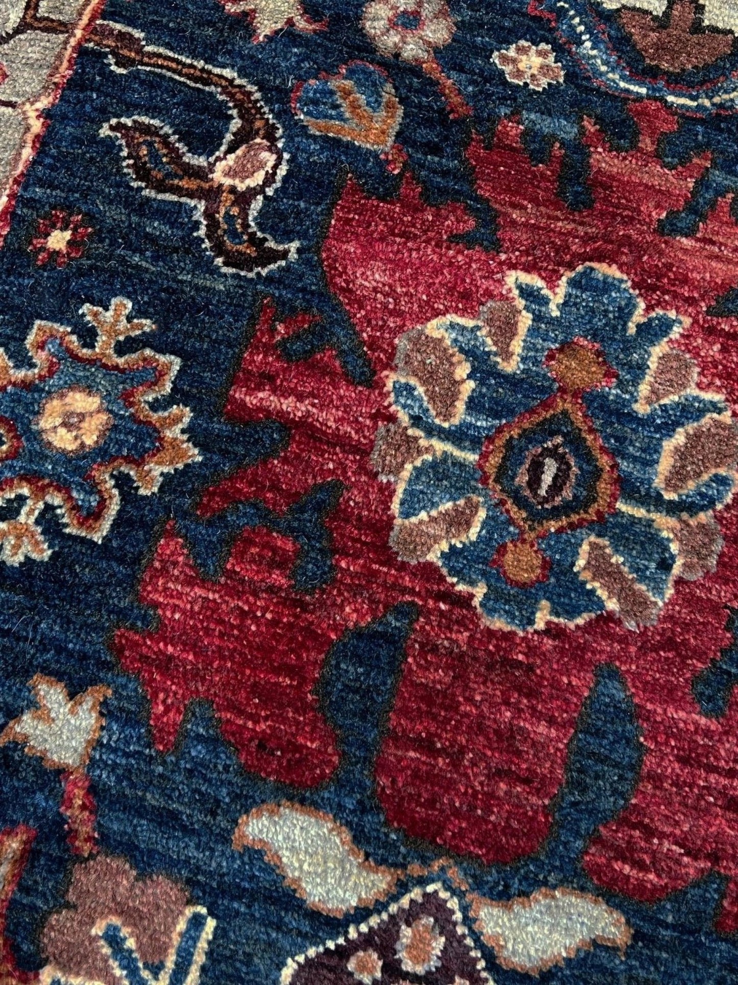 bijar floral handmade persian area rug. 9x12 rug for living room. Luxury living room rug shop palo alto menlo park. Oriental rug shop san francisco bay area.