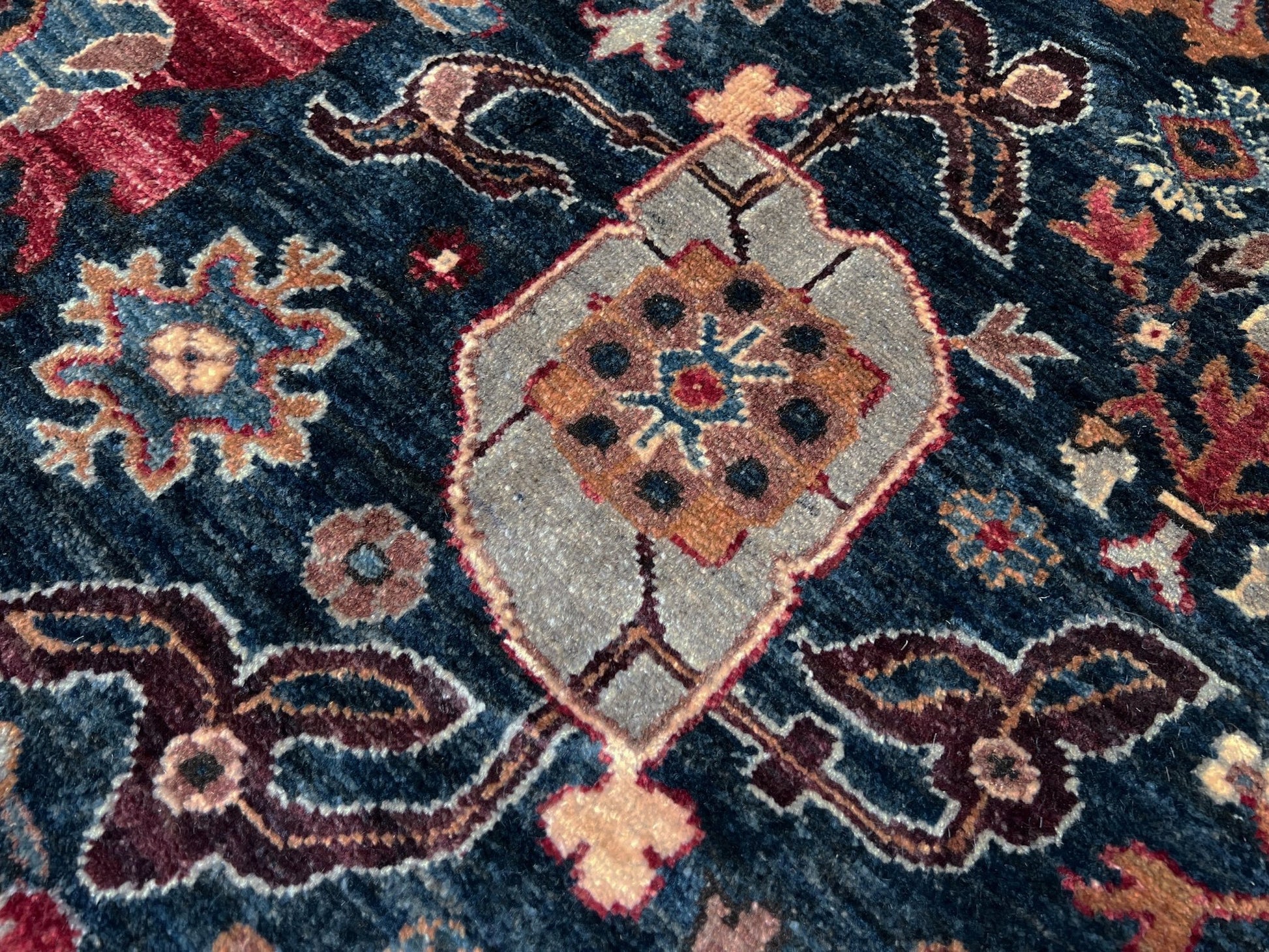sultani handmade area rug. 9x12 rug for living room. Luxury living room rug shop palo alto menlo park. Oriental rug shop san francisco bay area.