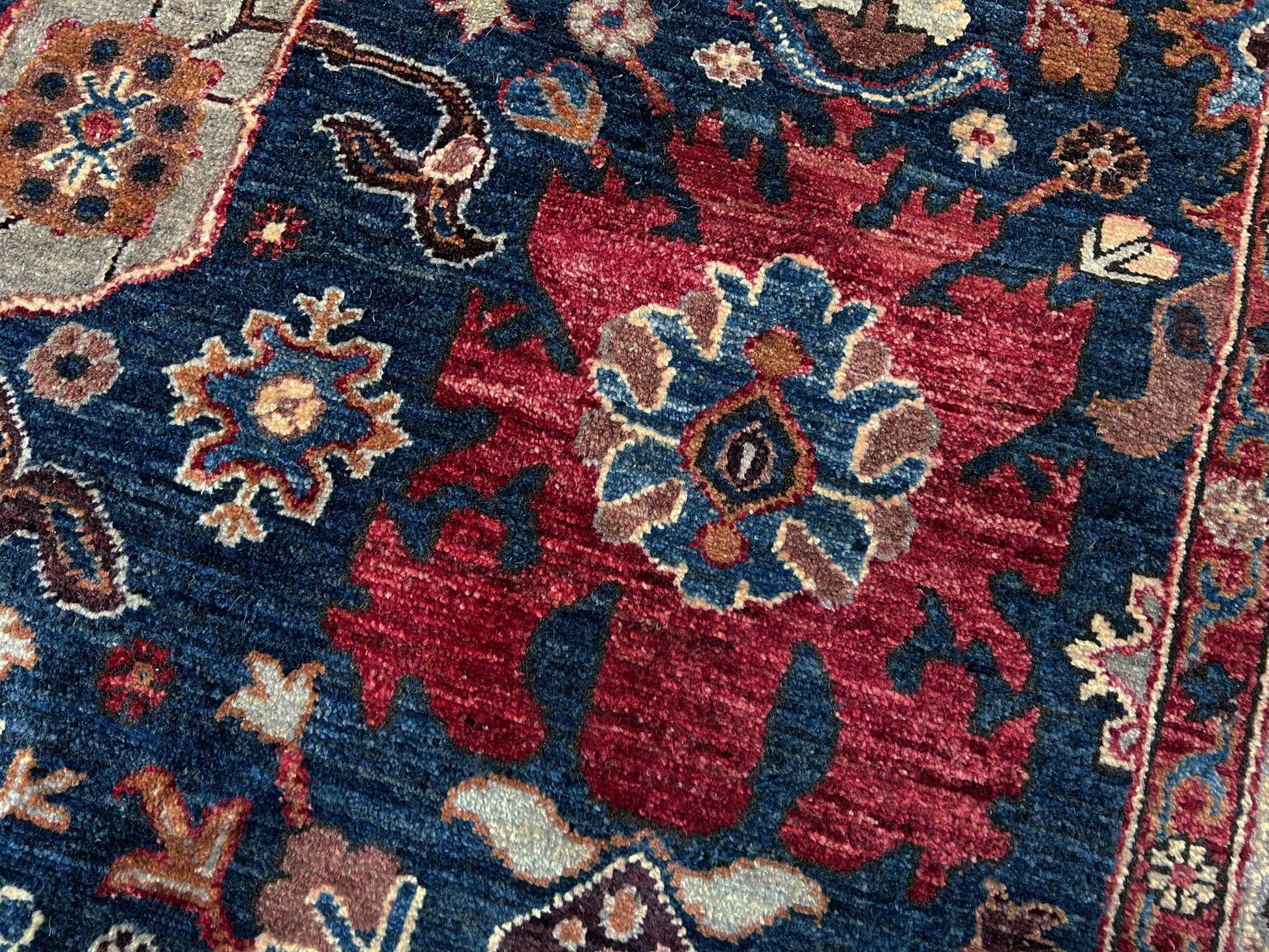 sultani handmade area rug. 9x12 rug for living room. Luxury living room rug shop palo alto menlo park. Oriental rug shop san francisco bay area.