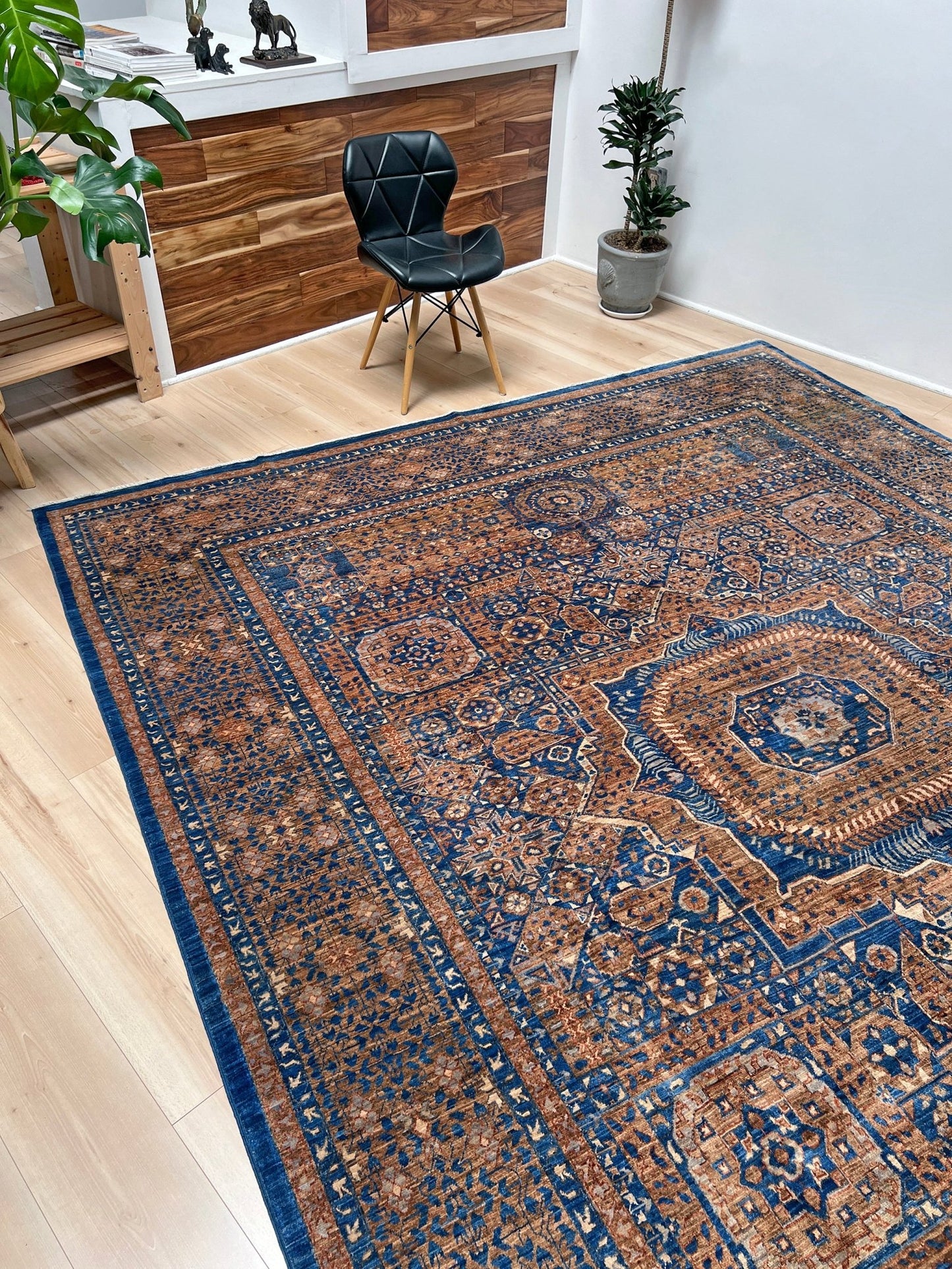 mamluk handmade area rug. 9x12 luxury rug for living room. Luxury rug shop palo alto. Oriental rug shop san francisco bay area.