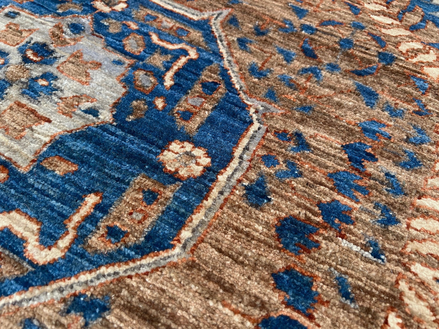 mamluk handmade area rug. 9x12 luxury rug for living room. Luxury rug shop palo alto. Oriental rug shop san francisco bay area.