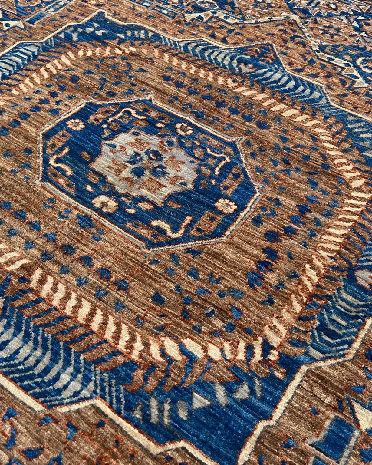 mamluk handmade area rug. 9x12 luxury rug for living room. Luxury rug shop palo alto. Oriental rug shop san francisco bay area.