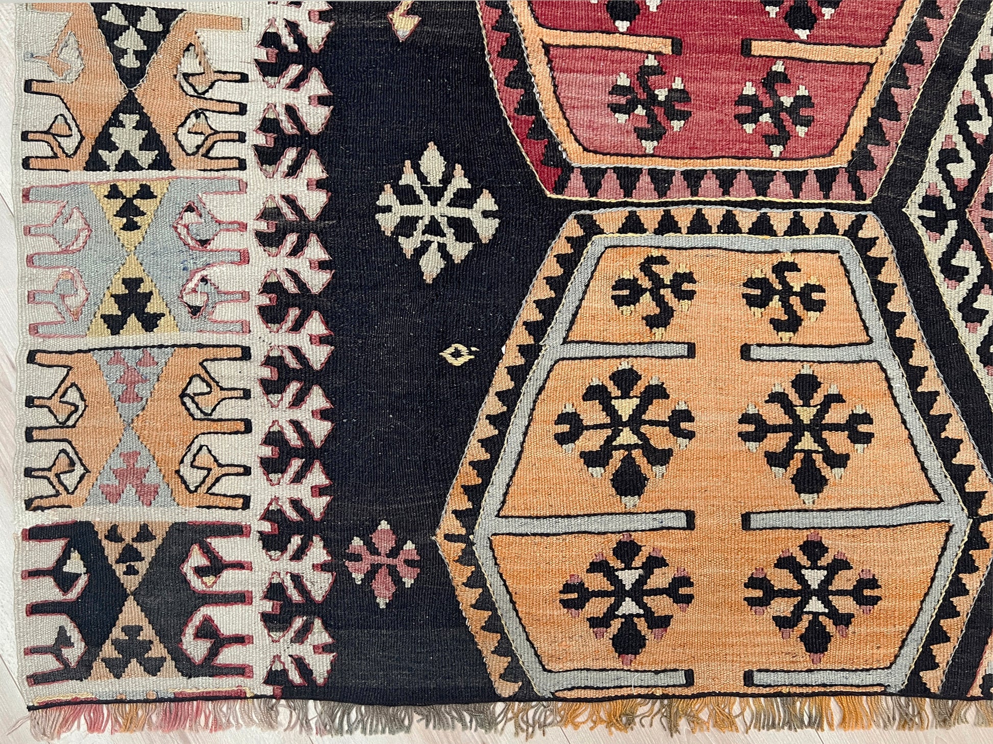 6x8 Sarkisla turkish kilim rug shop san francisco bay area. Handmade wool rug for bohemian tribal design. Buy handmade wool rug online.