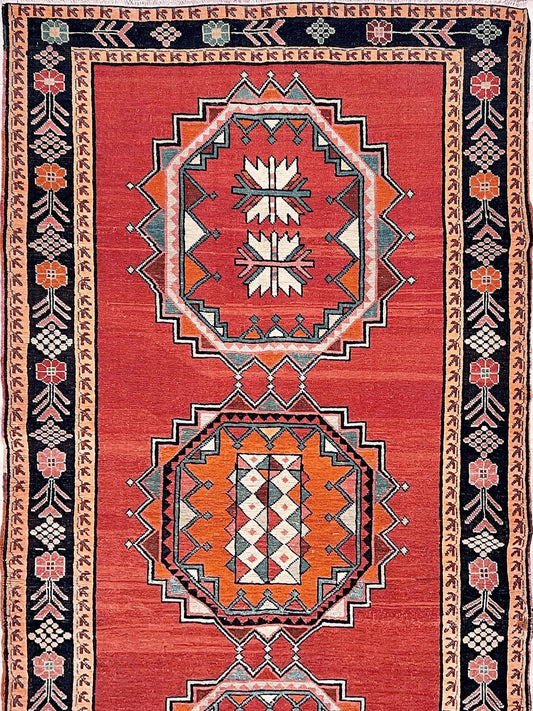 4x8 vintage Derbend Wide Runner rug for hallway, living room, bedroom, study, dining, office. Oriental rug store San Francisco Bay Area. Buy rug online free shipping to USA, Canada.