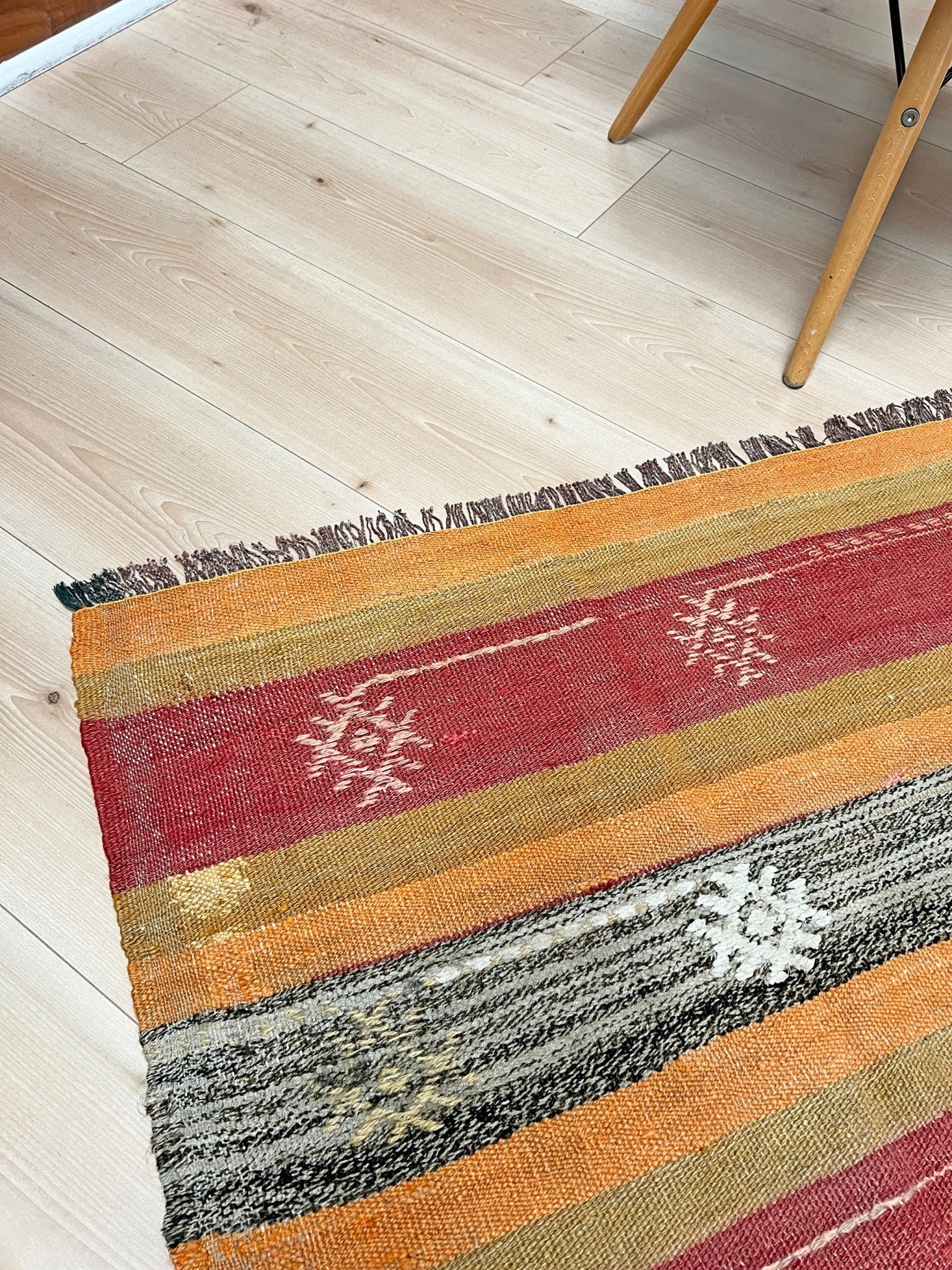 striped vintage turkish kilim rug shop san francisco bay area. Handmade wool flatweave rug for living room bedroom kitchen nursery.