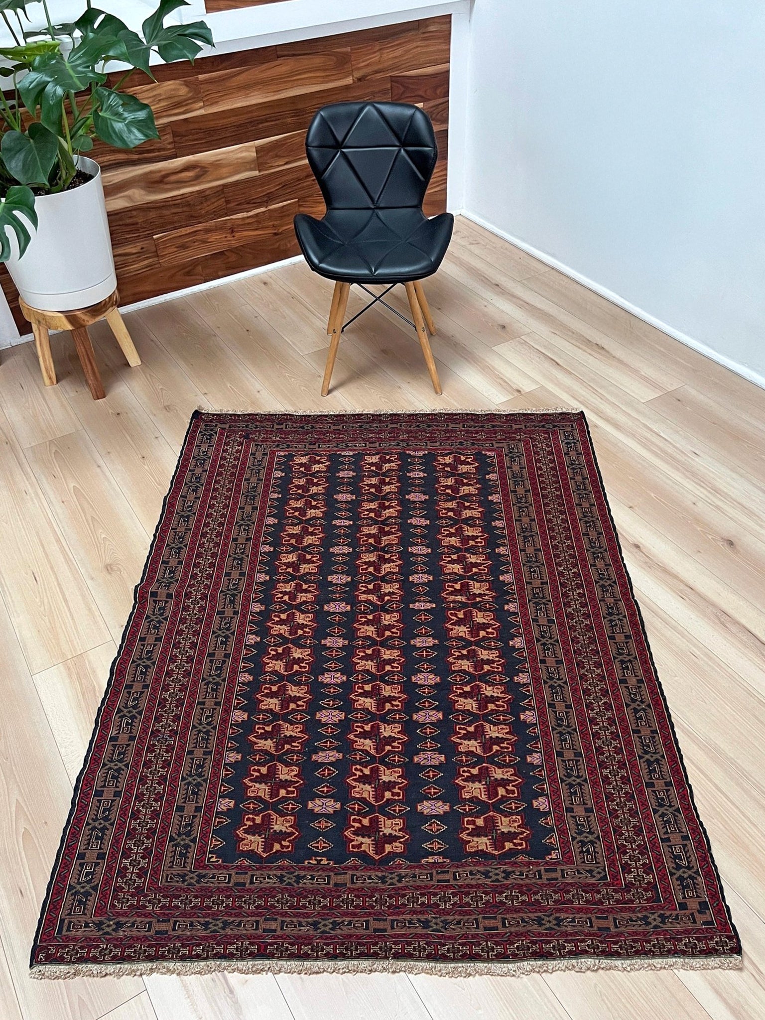 4x5 scatter vintage caucasian Soumak rug shop. Handmade rug store berkeley. Buy handmade rug online. Kilim rug sale