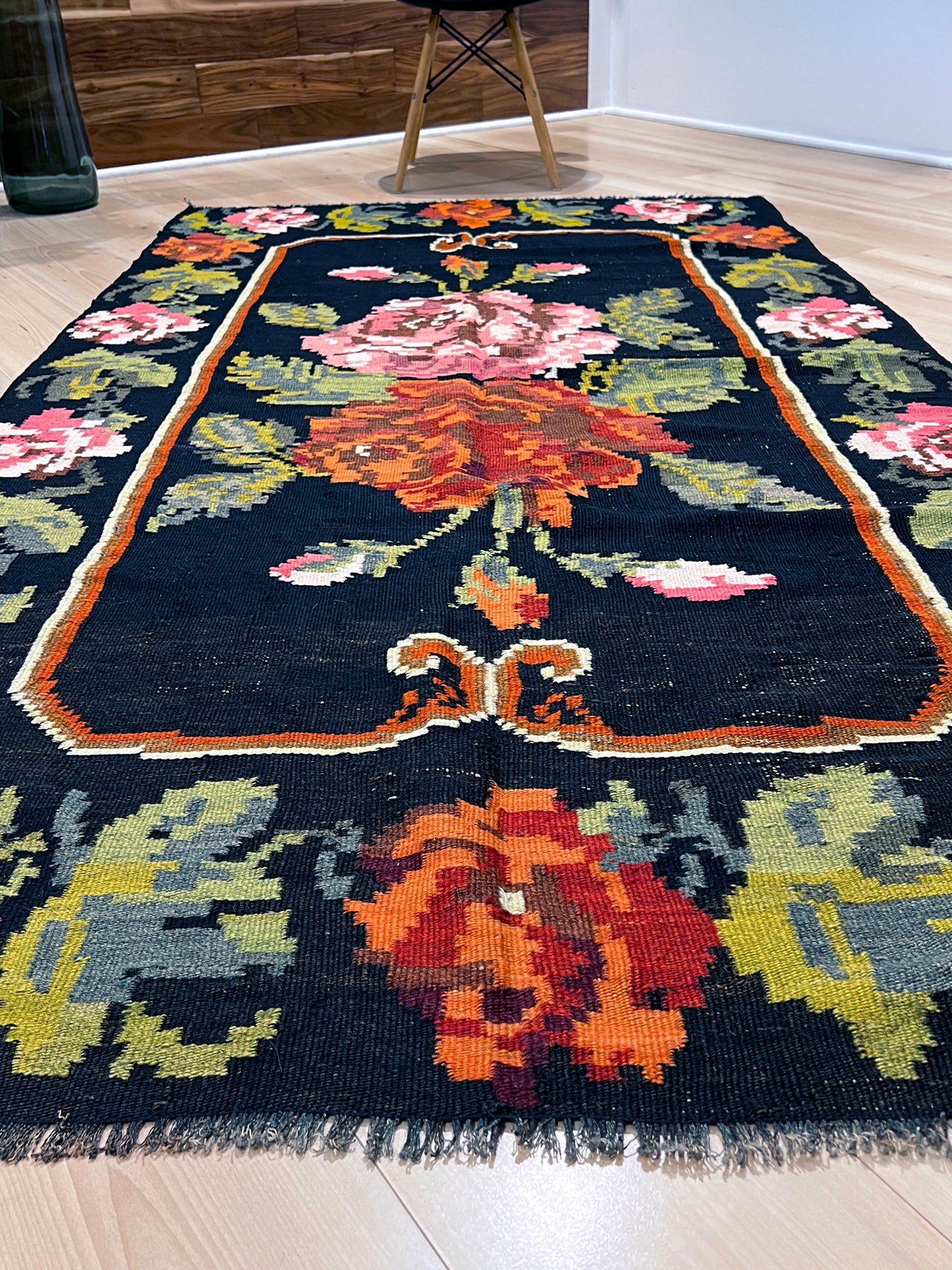 5x7 Rose Kilim Handmade Moldovan Kilim Rug Shop San Francisco Bay Area. Wool flatweave Carpet shop Palo Alto Berkeley for Living Room, Dining, Kitchen, Bedroom, Nursery. Free shipping.