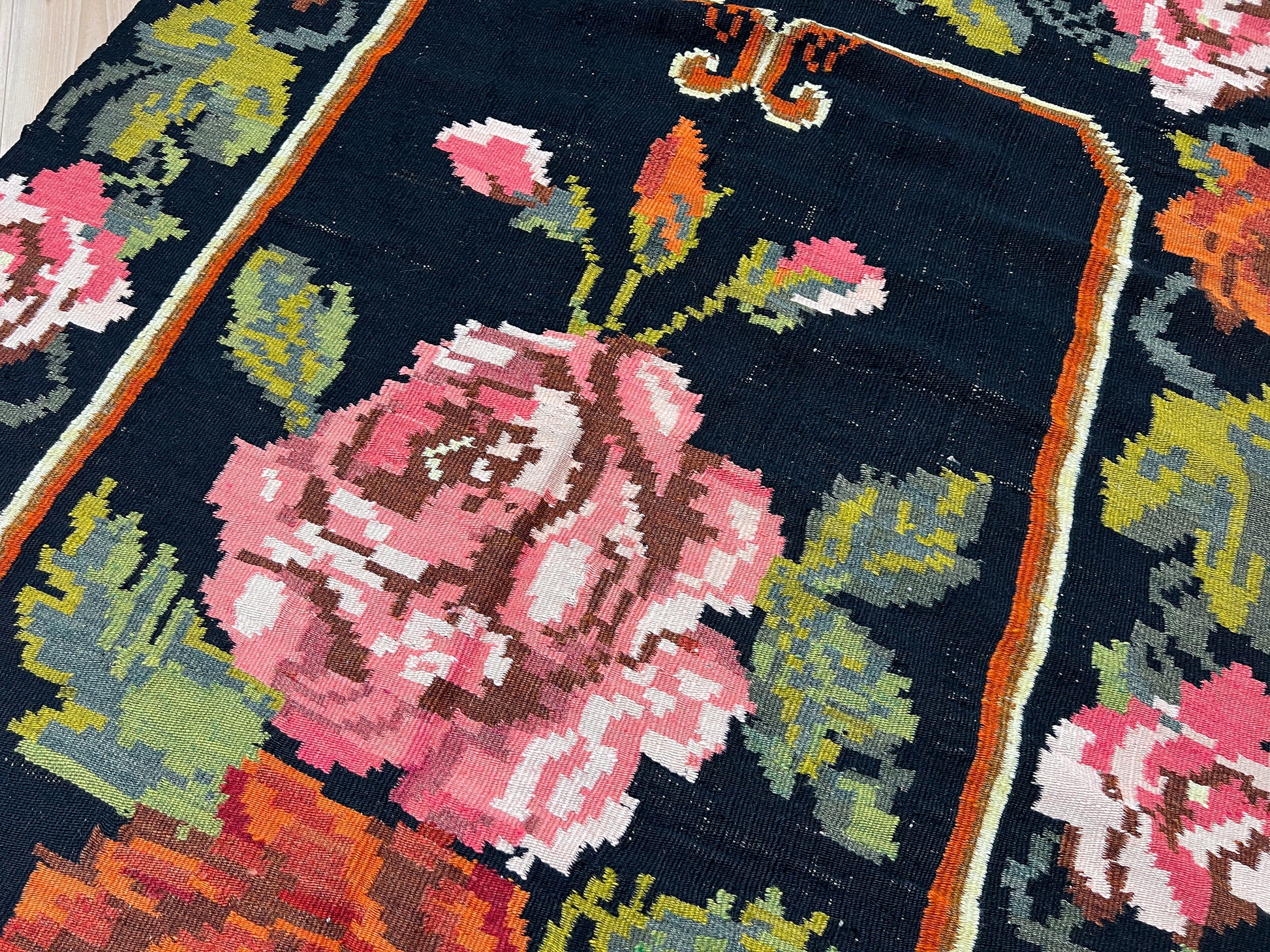 5x7 Rose Kilim Handmade Moldovan Kilim Rug Shop San Francisco Bay Area. Wool flatweave Carpet shop Palo Alto Berkeley for Living Room, Dining, Kitchen, Bedroom, Nursery. Free shipping.