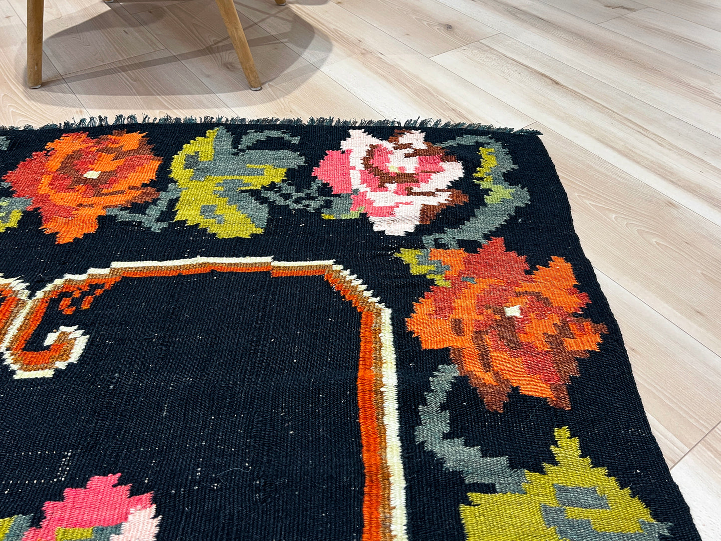 5x7 Rose Kilim Handmade Moldovan Kilim Rug Shop San Francisco Bay Area. Wool flatweave Carpet shop Palo Alto Berkeley for Living Room, Dining, Kitchen, Bedroom, Nursery. Free shipping.