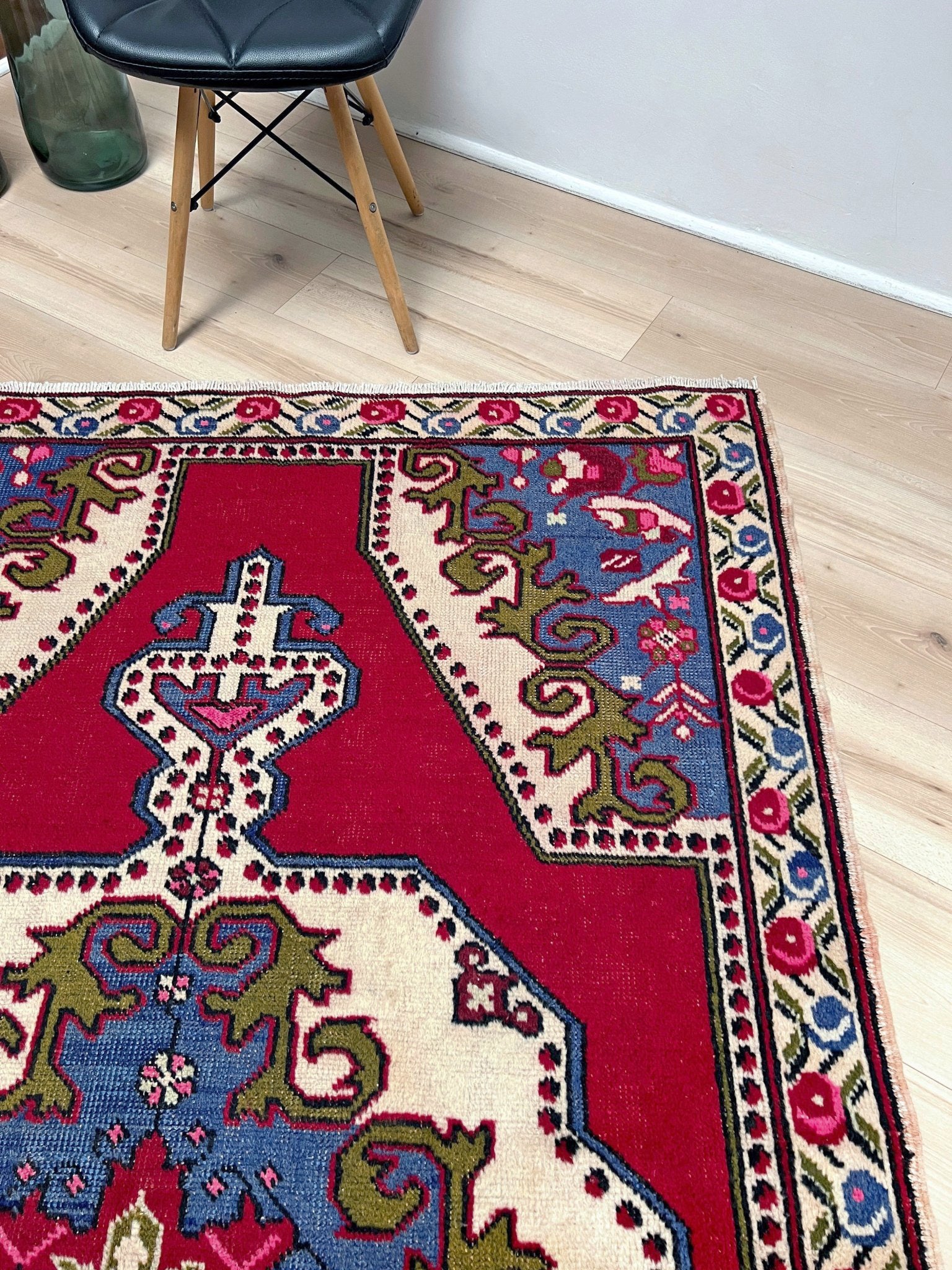 Maden vintage small turkish rug shop san francisco bay area. 3x5 handmade wool rug. Buy handmade rug online free shipping