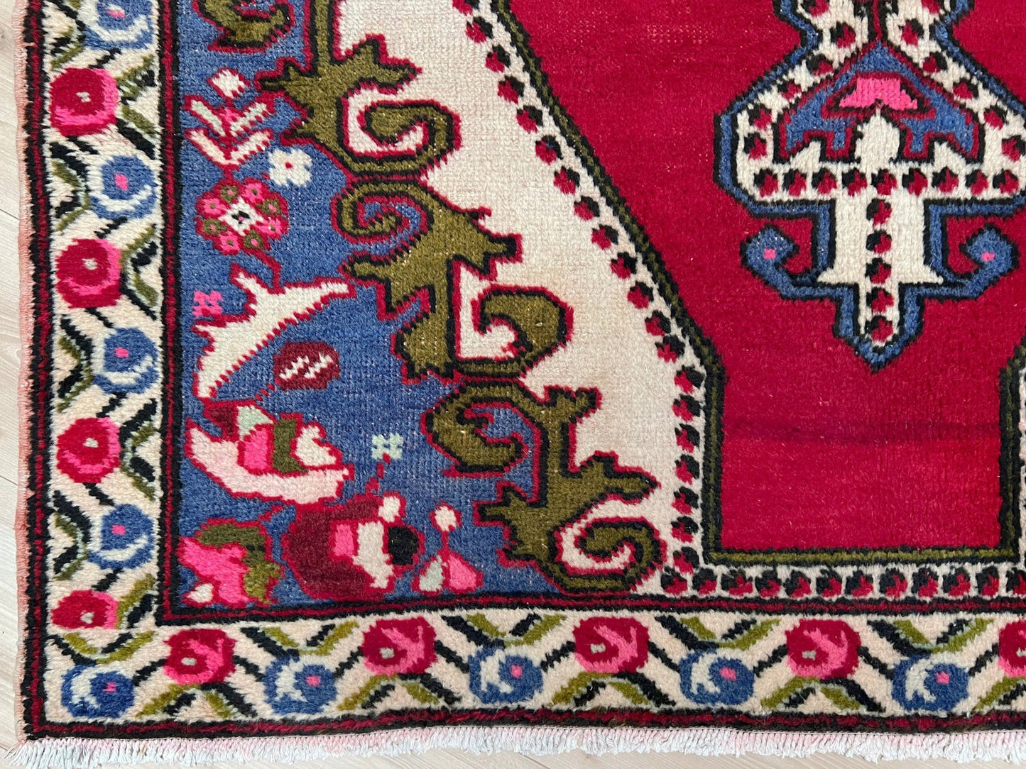 Maden vintage small turkish rug shop san francisco bay area. 3x5 handmade wool rug. Buy handmade rug online free shipping