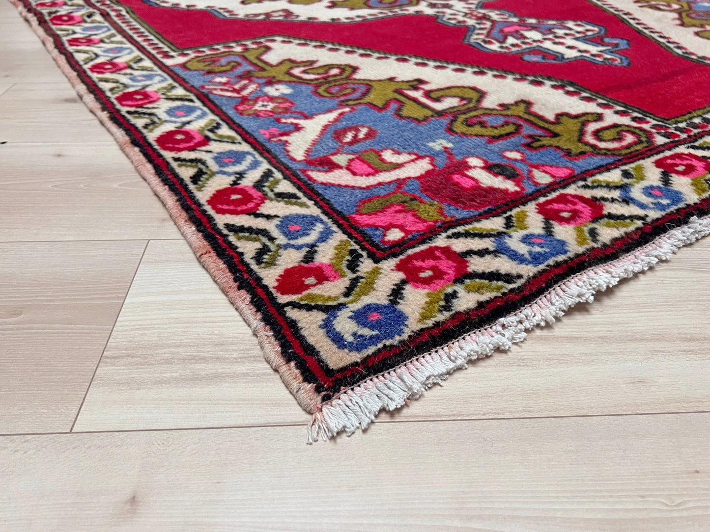 Maden vintage small turkish rug shop san francisco bay area. 3x5 handmade wool rug. Buy handmade rug online free shipping