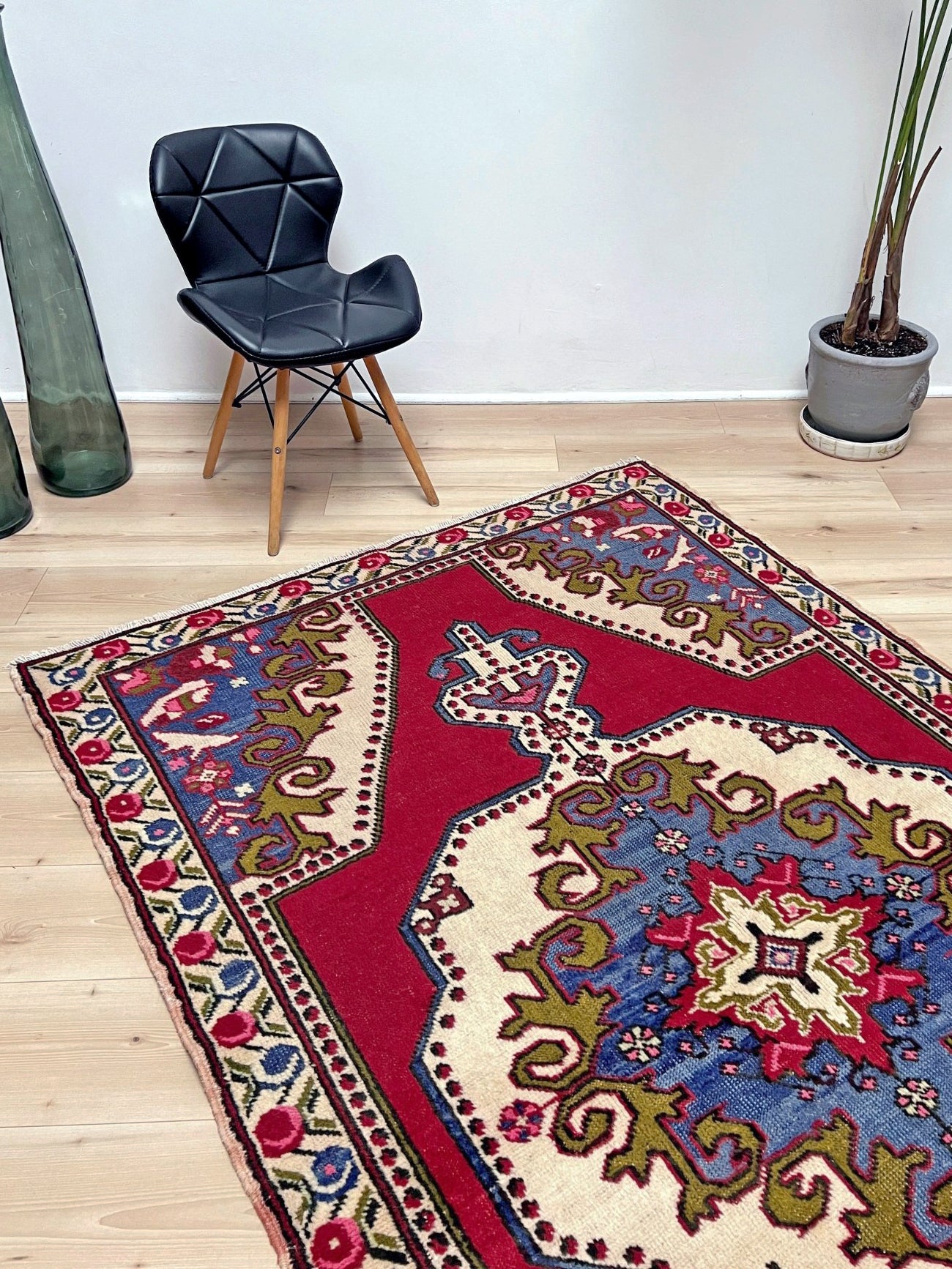 Maden vintage small turkish rug shop san francisco bay area. 3x5 handmade wool rug. Buy handmade rug online free shipping