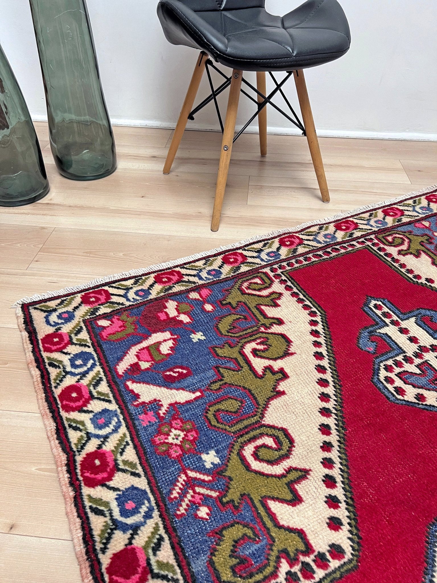 Maden vintage small turkish rug shop san francisco bay area. 3x5 handmade wool rug. Buy handmade rug online free shipping