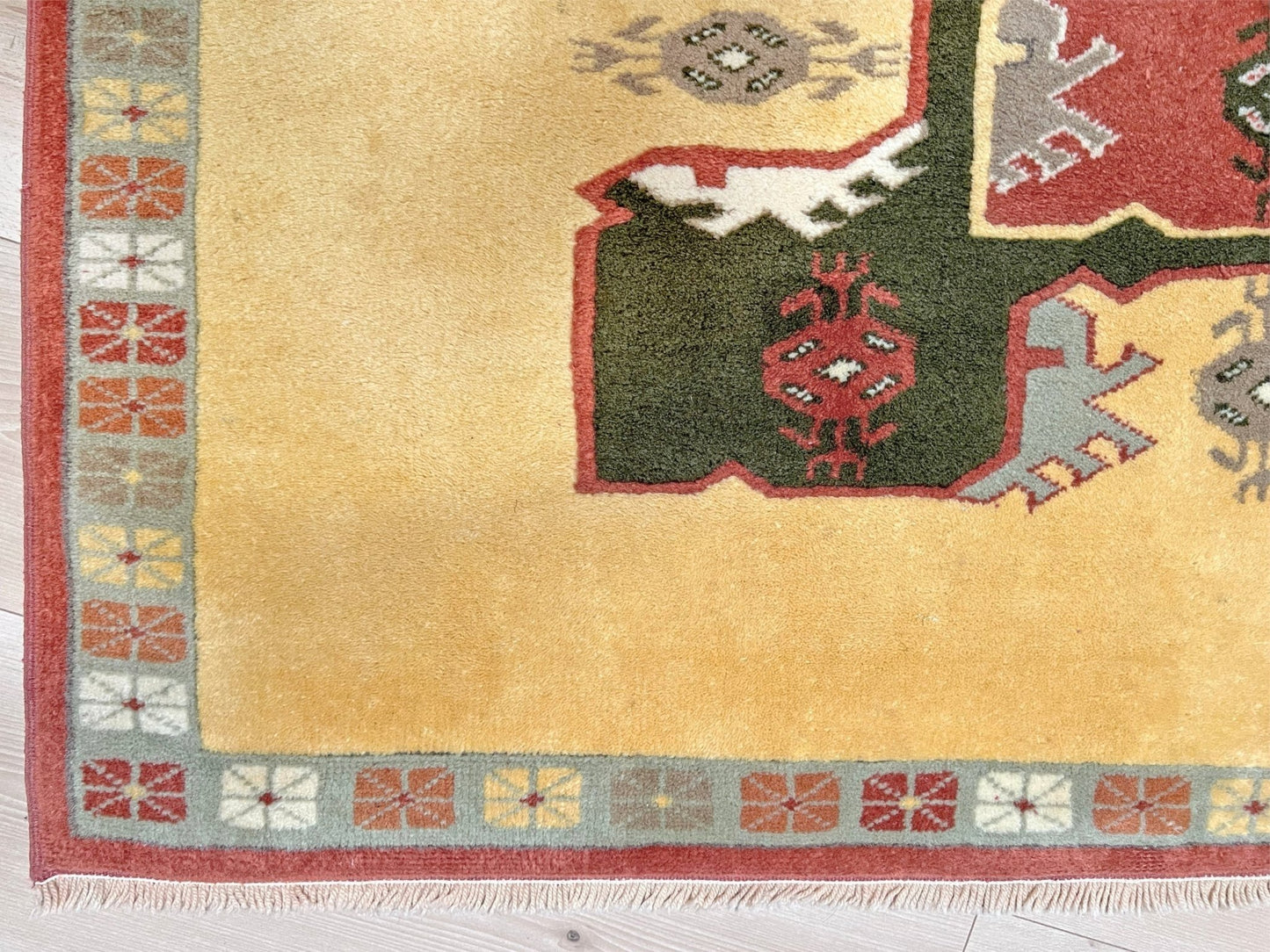 Decorative rug with geometric pattern on beige background. 6x7 Beige Terracotta red Konya Turkish Soft Rug. Vintage Rug Shop San Francisco Bay Area. 