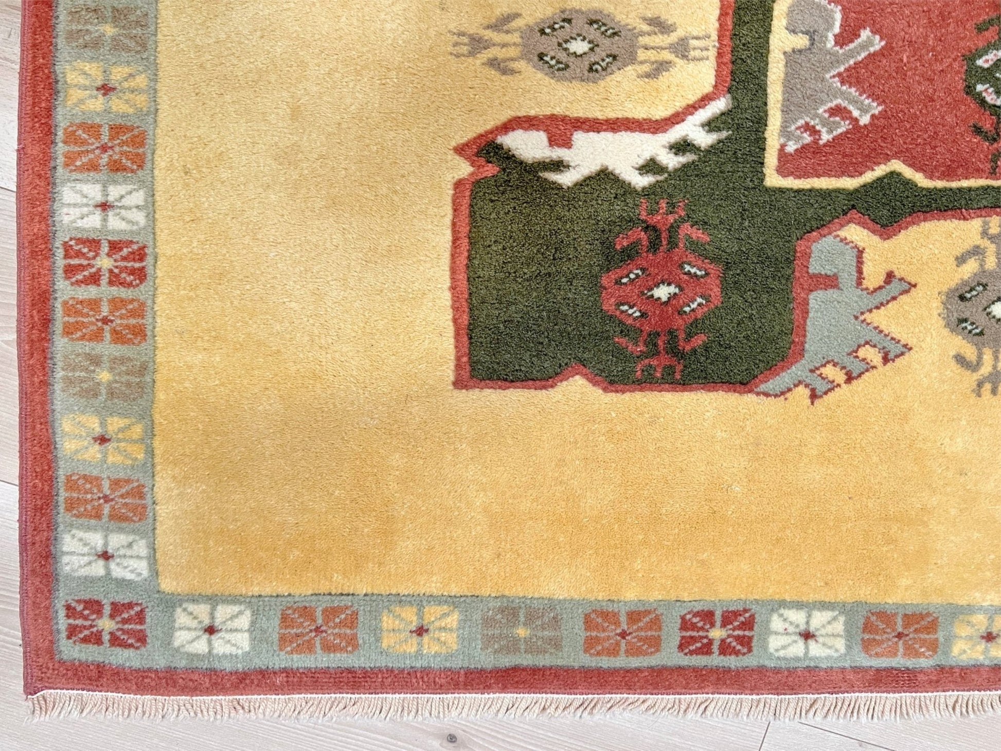 Decorative rug with geometric pattern on beige background. 6x7 Beige Terracotta red Konya Turkish Soft Rug. Vintage Rug Shop San Francisco Bay Area. 