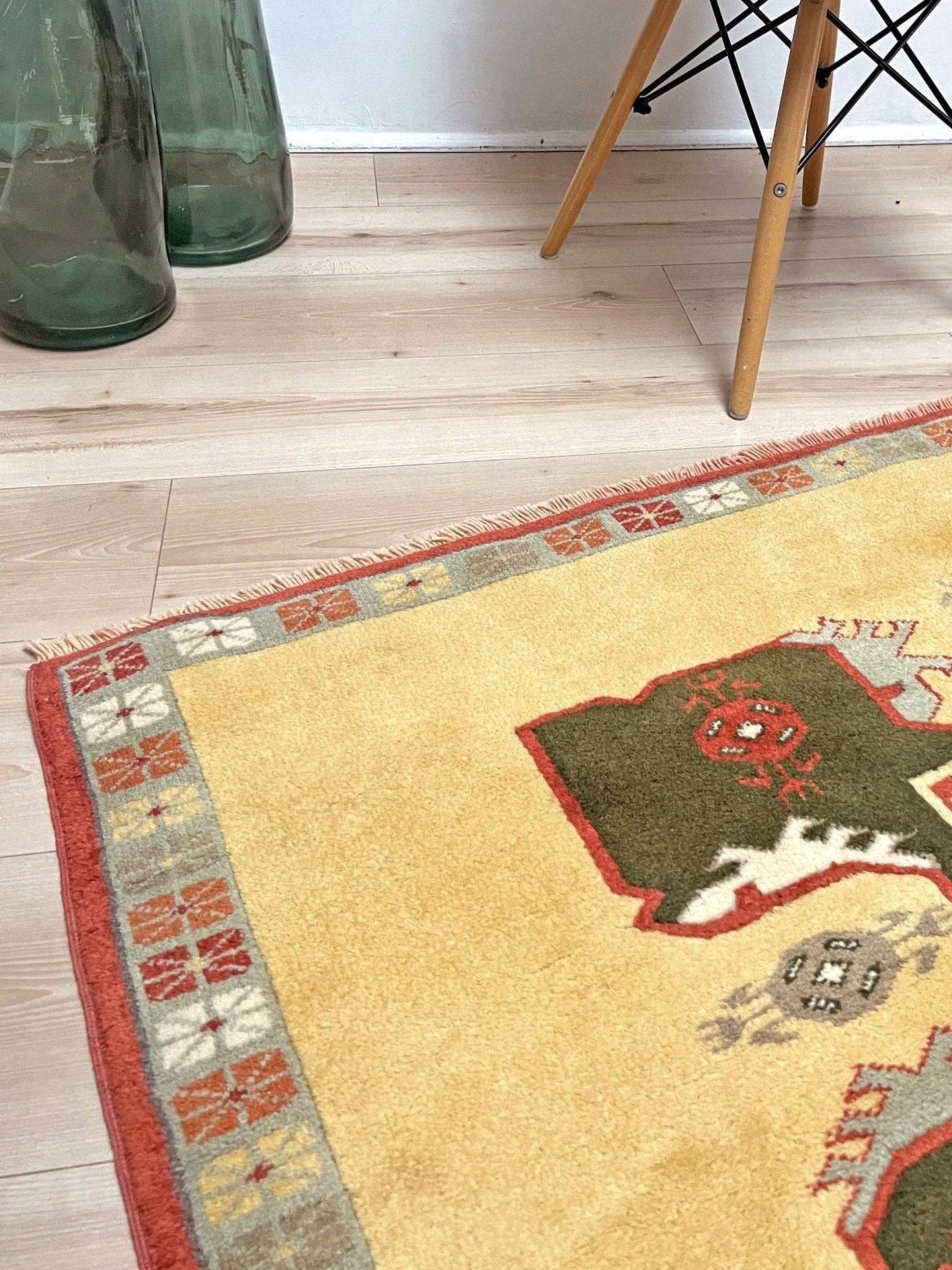 Decorative rug with geometric pattern on beige background. 6x7 Beige Terracotta red Konya Turkish Soft Rug. Vintage Rug Shop San Francisco Bay Area. 