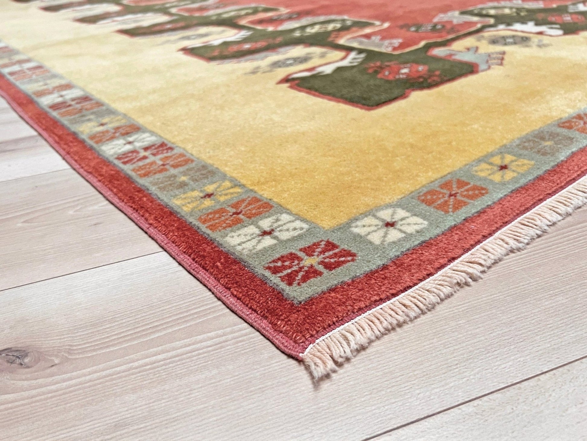 Decorative rug with geometric pattern on beige background. 6x7 Beige Terracotta red Konya Turkish Soft Rug. Vintage Rug Shop San Francisco Bay Area. 