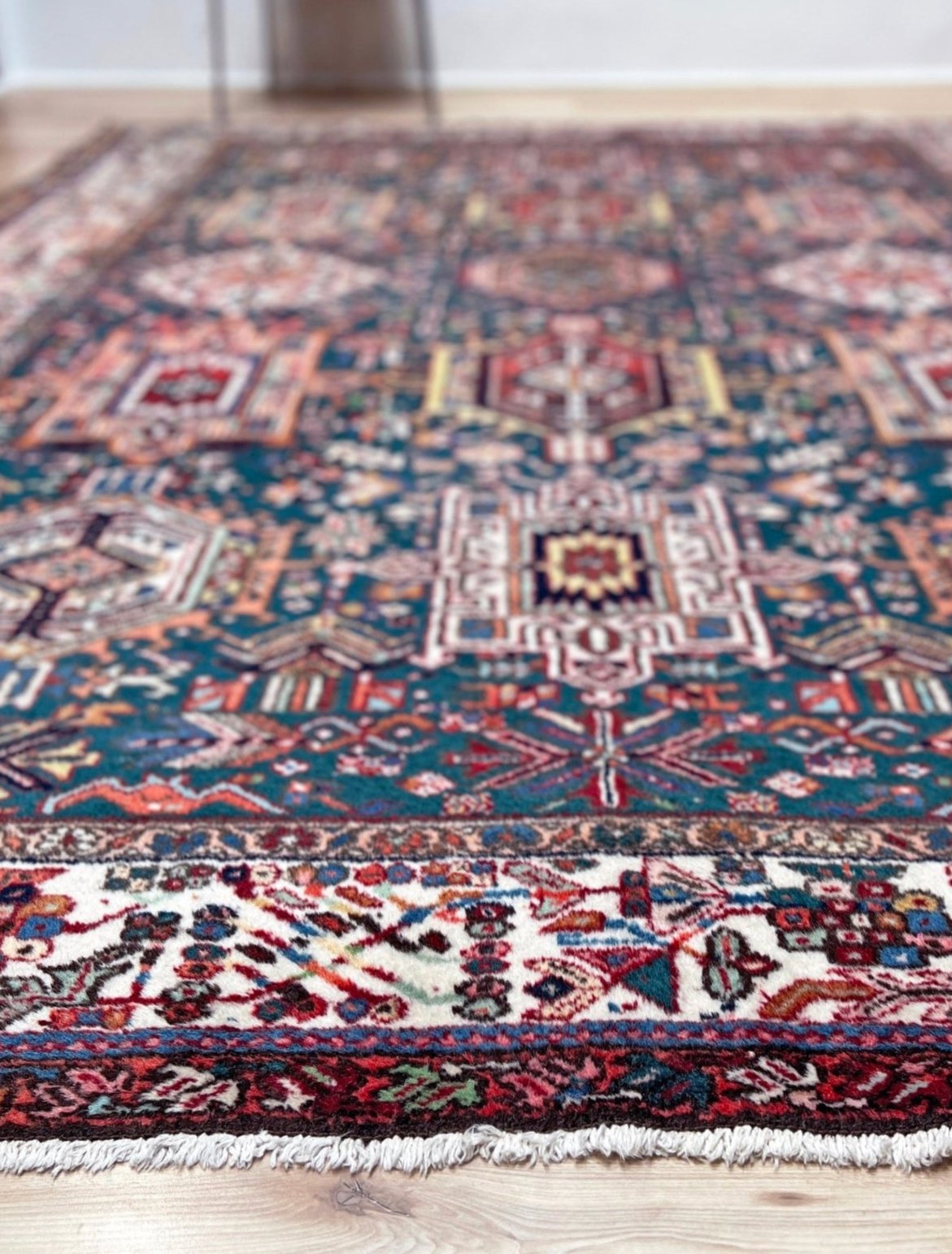 7x9  karadja heriz vintage persian aera rug for living room bedroom dining. Handmade wool Oriental rug shop san francisco bay area. Buy handmade wool vintage rug online