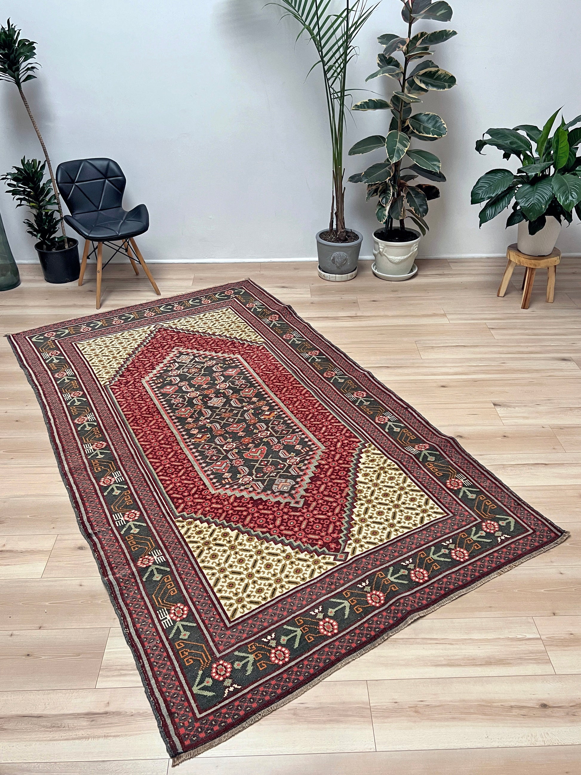 5x8 Senneh handmade Persian Rug Wide Runner. Oriental rug shop san francisco bay area. Buy wool carpet oriental rug online