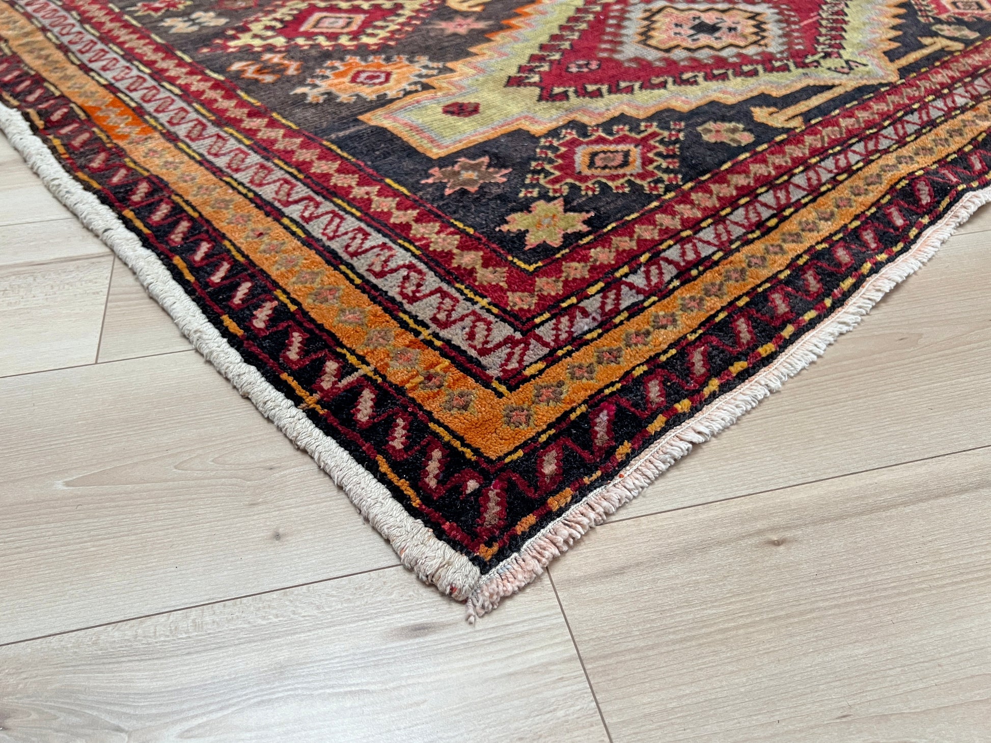 4x10 Kuba caucasian handmade wool vintage wide runner rug. Buy oriental rug shop san francisco bay area. Buy rug online free shipping.