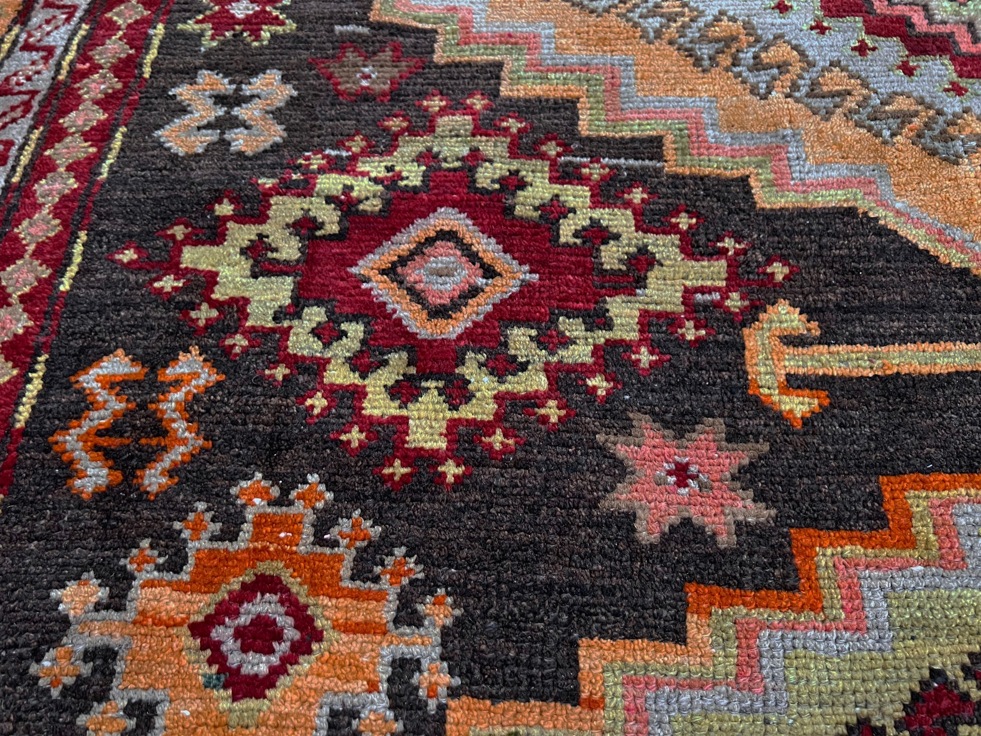 4x10 Kuba caucasian handmade wool vintage wide runner rug. Buy oriental rug shop san francisco bay area. Buy rug online free shipping.