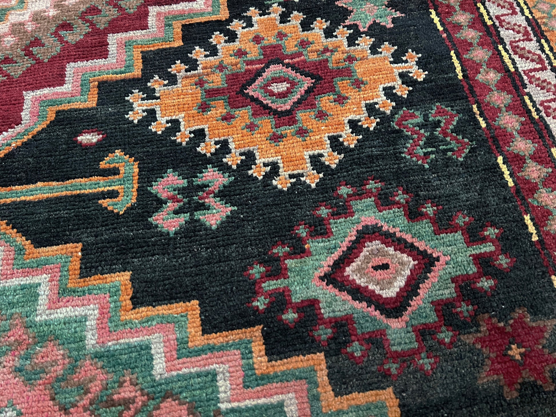 4x10 Kuba caucasian handmade wool vintage wide runner rug. Buy oriental rug shop san francisco bay area. Buy rug online free shipping.