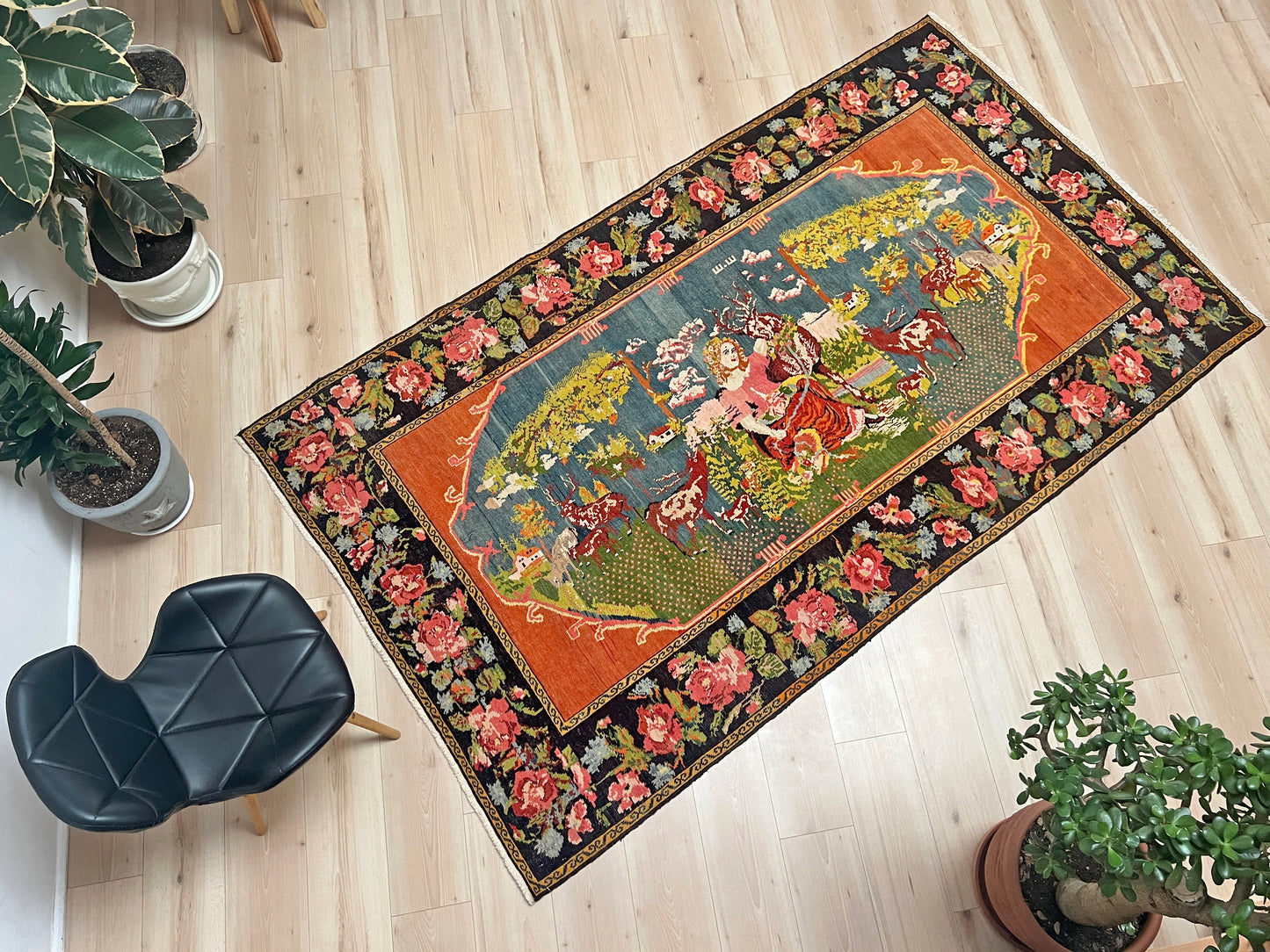 6x9 Karabagh Vintage pictorial Armenian Scatter Rug for Living Room, Dining, Bedroom. Wall hanging Handmade Carpet Rug shop Palo Alto San Francisco Bay Area. 