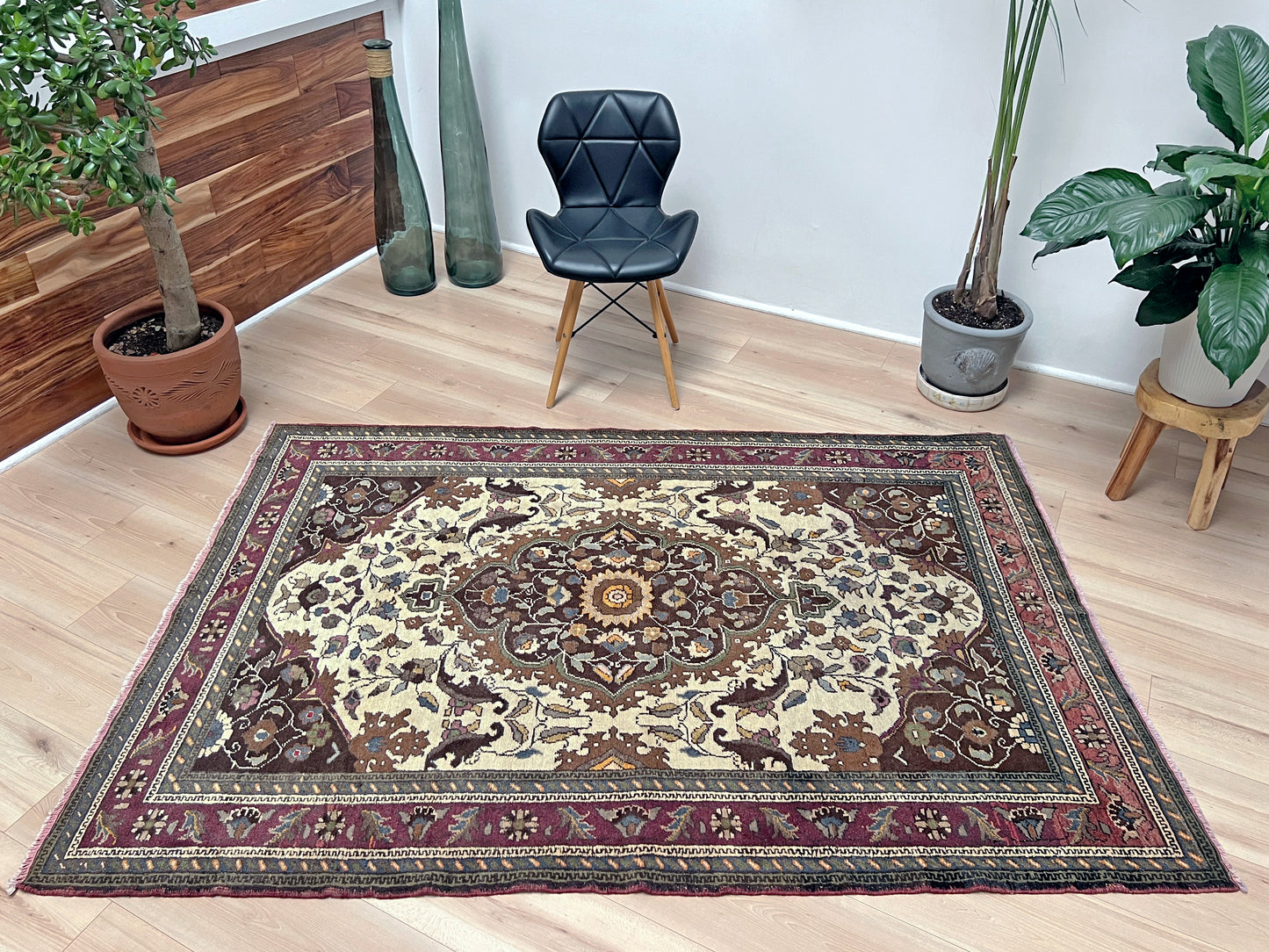 Kayseri Vintage turkish rug shop San francisco bay area. Carpet store Buy handmade 5x7 wool rug online free shipping.