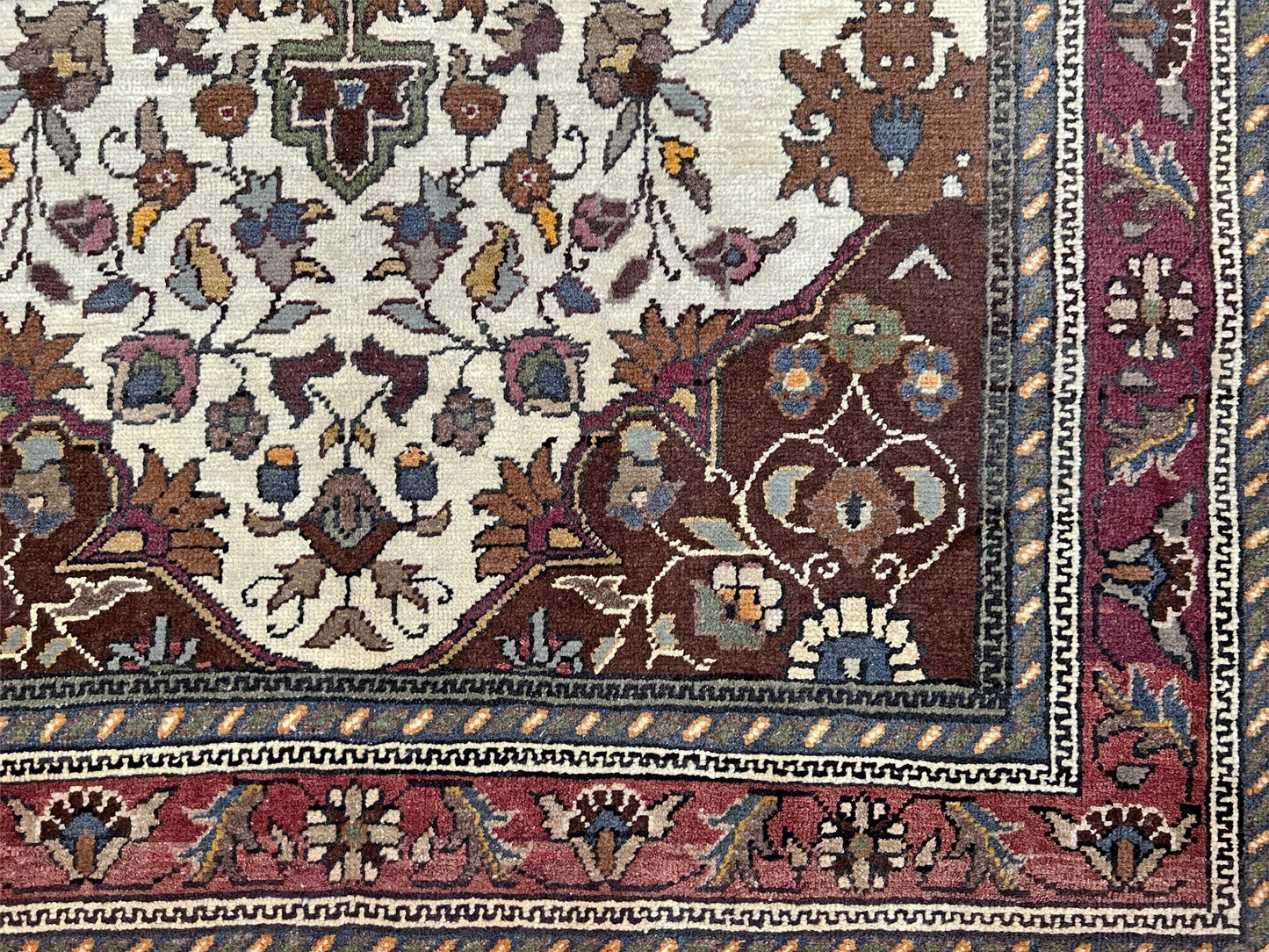 Kayseri Vintage turkish rug shop San francisco bay area. Carpet store Buy handmade 5x7 wool rug online free shipping.