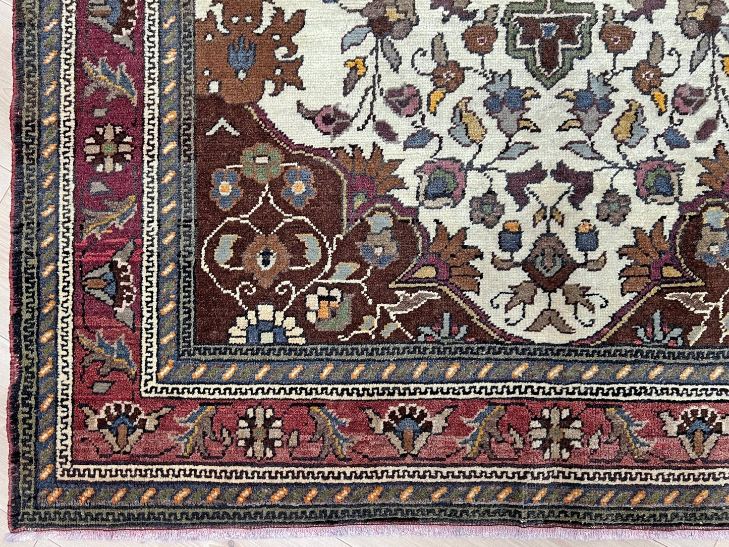 Kayseri Vintage turkish rug shop San francisco bay area. Carpet store Buy handmade 5x7 wool rug online free shipping.