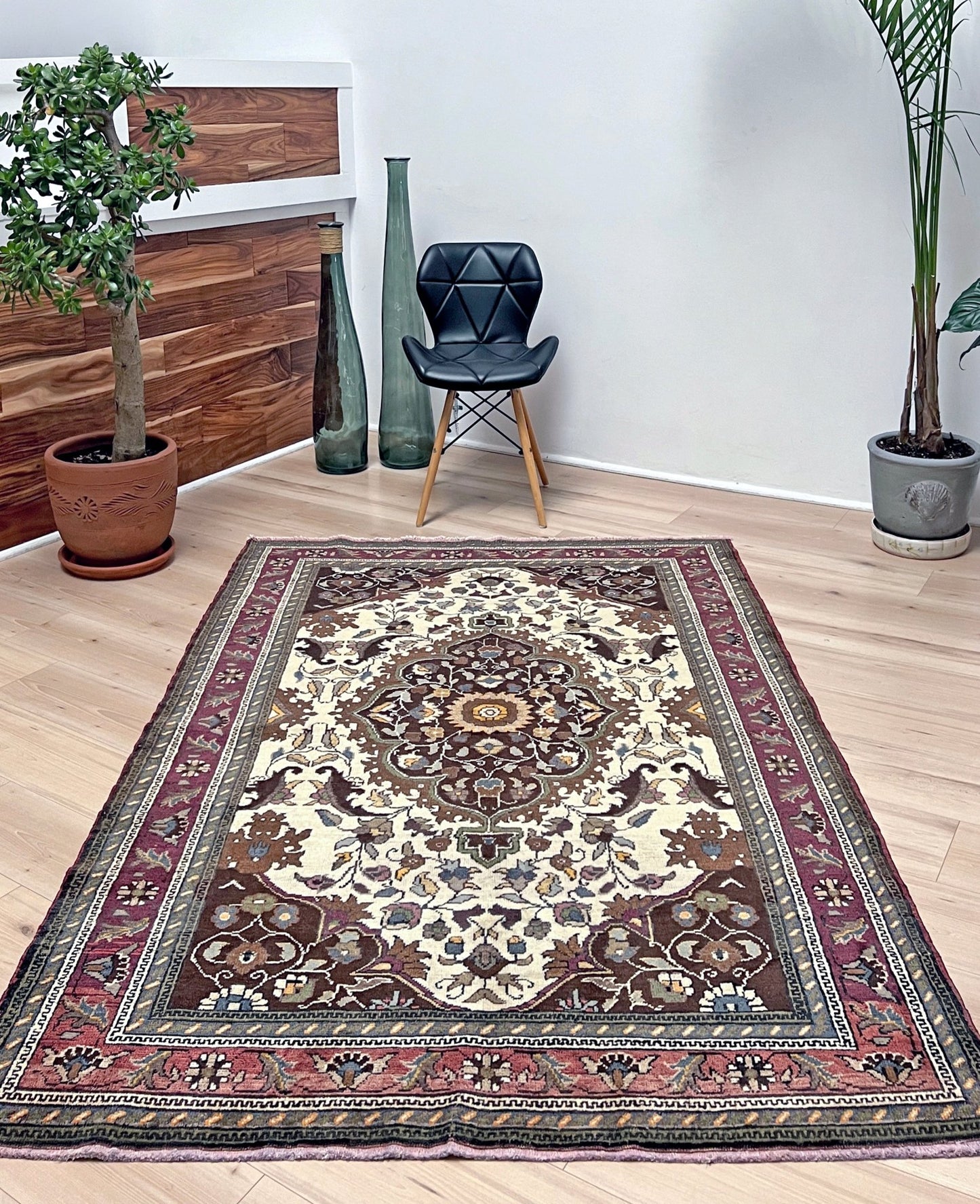 Kayseri Vintage turkish rug shop San francisco bay area. Carpet store Buy handmade 5x7 wool rug online free shipping.