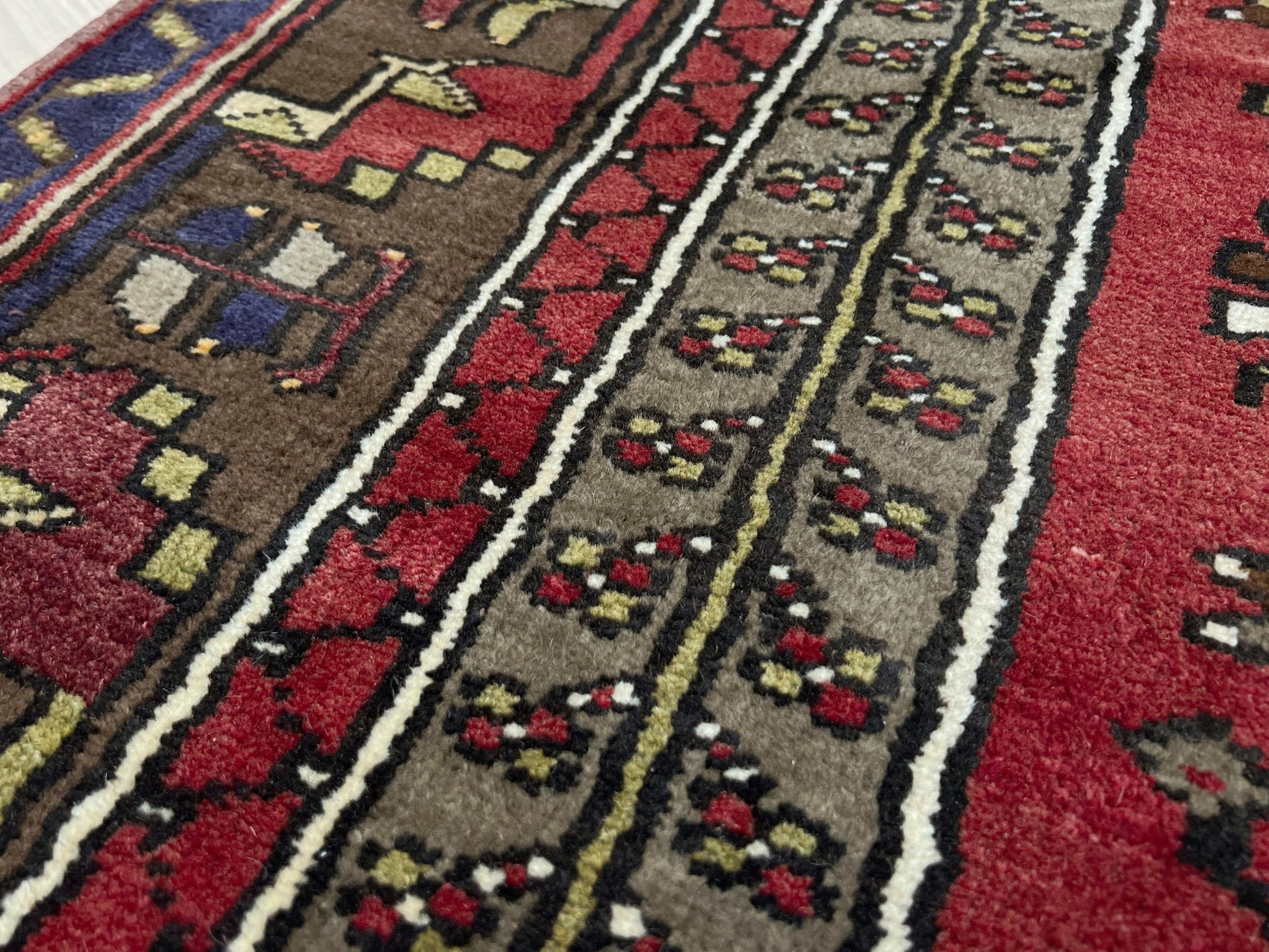 Konya vintage wool turkish rug shop san francisco bay area. Oriental rug store palo alto, berkeley. 5x7 Scatter handmade rug