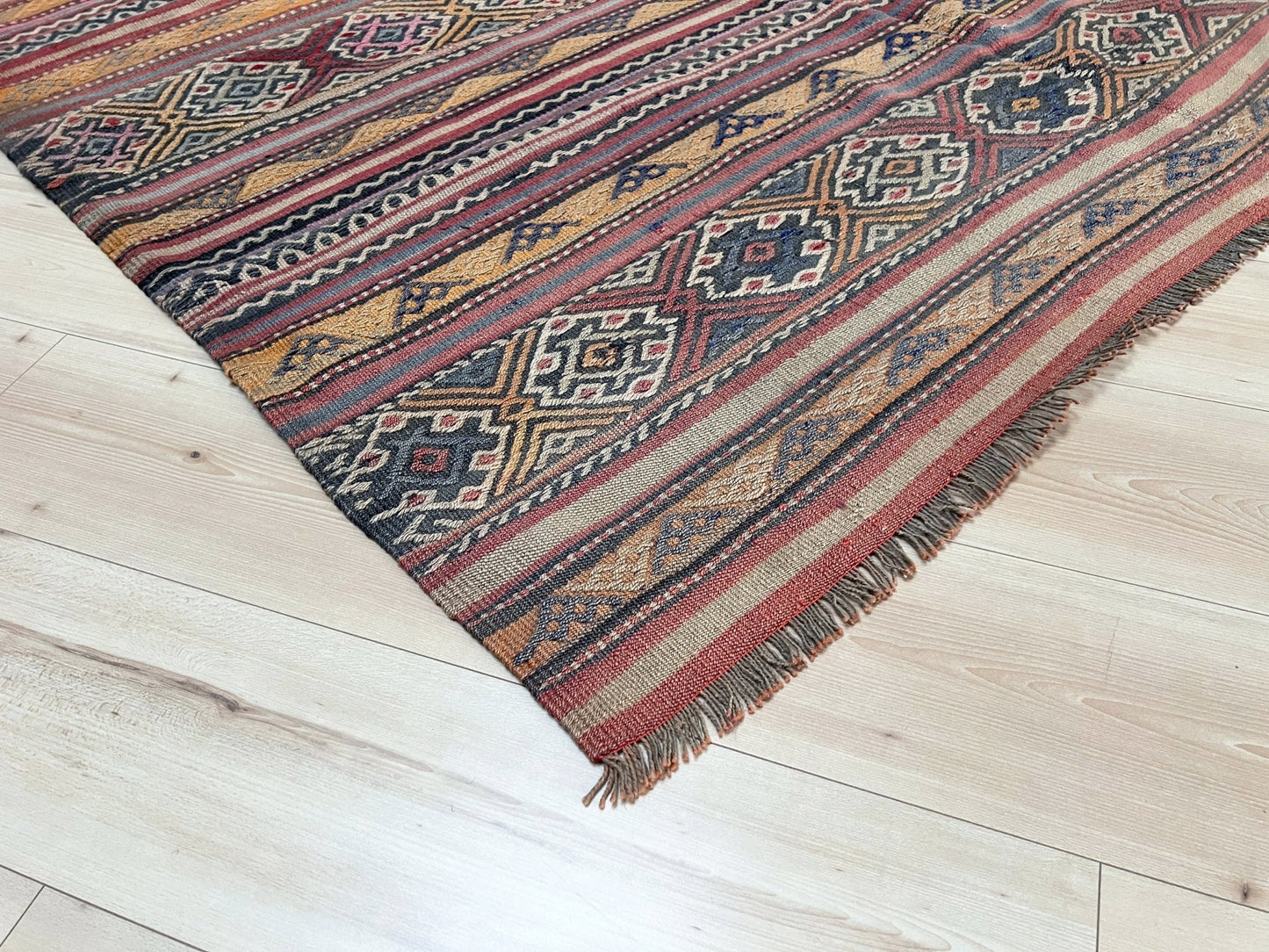 Handmade Turkish Kilim rug shop. Wool 6x8 rug for living room bedroom nursery kitchen dining. Turkish rug shop san francisco bay area