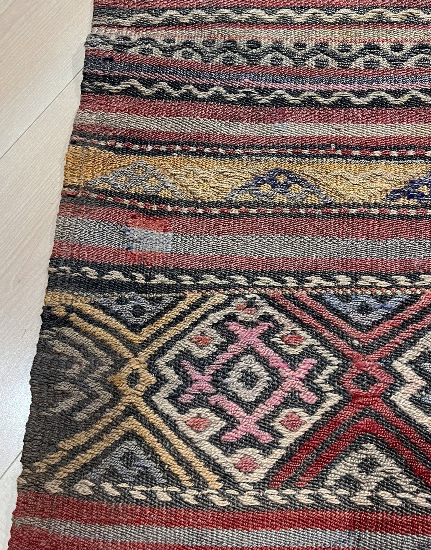 Handmade Turkish Kilim rug shop. Wool 6x8 rug for living room bedroom nursery kitchen dining. Turkish rug shop san francisco bay area