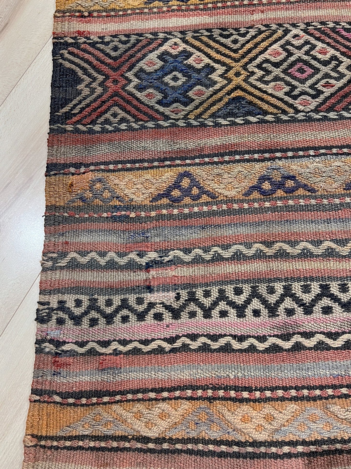 Handmade Turkish Kilim rug shop. Wool 6x8 rug for living room bedroom nursery kitchen dining. Turkish rug shop san francisco bay area