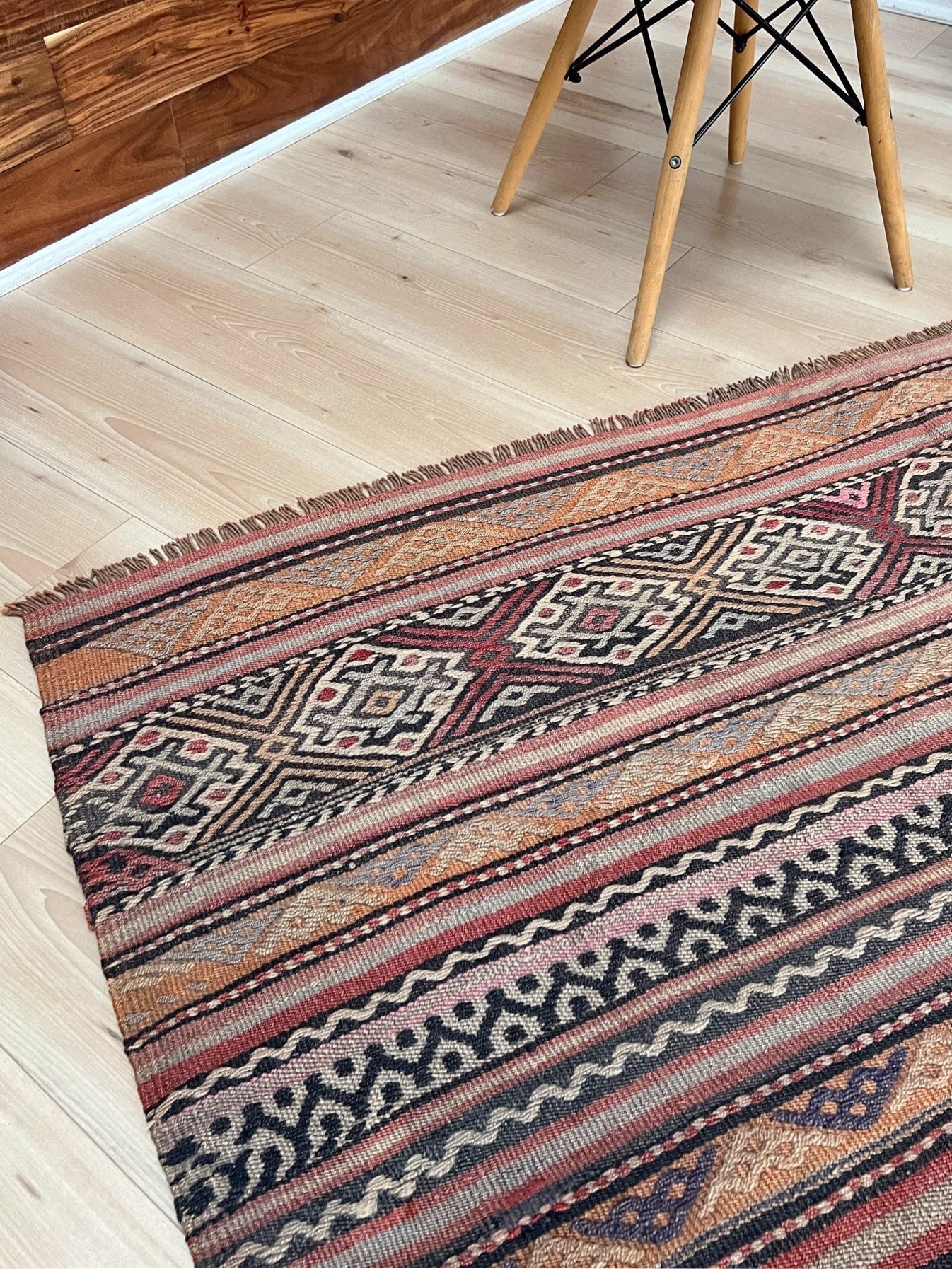 Handmade Turkish Kilim rug shop. Wool 6x8 rug for living room bedroom nursery kitchen dining. Turkish rug shop san francisco bay area