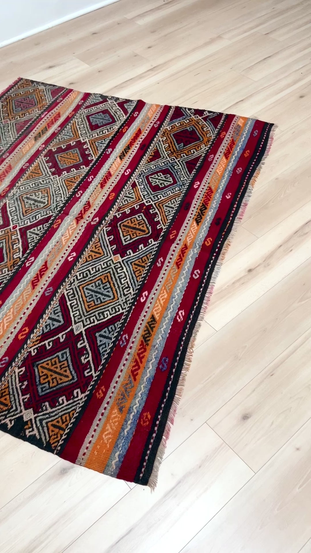 malatya cicim turkish kilim rug. Oriental rug shop san francisco bay area. Vintage turkish Rugs near me Berkeley, Portland, Seattle Toronto. Buy kilim rug online free shipping USA and Canada.