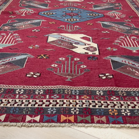 armenian soumak vintage caucasian rug. 4x6 rug for living room, bedroom, study, office. Oriental rug shop San Francisco Bay Area. Buy vintage rug online free shipping USA and Canada.