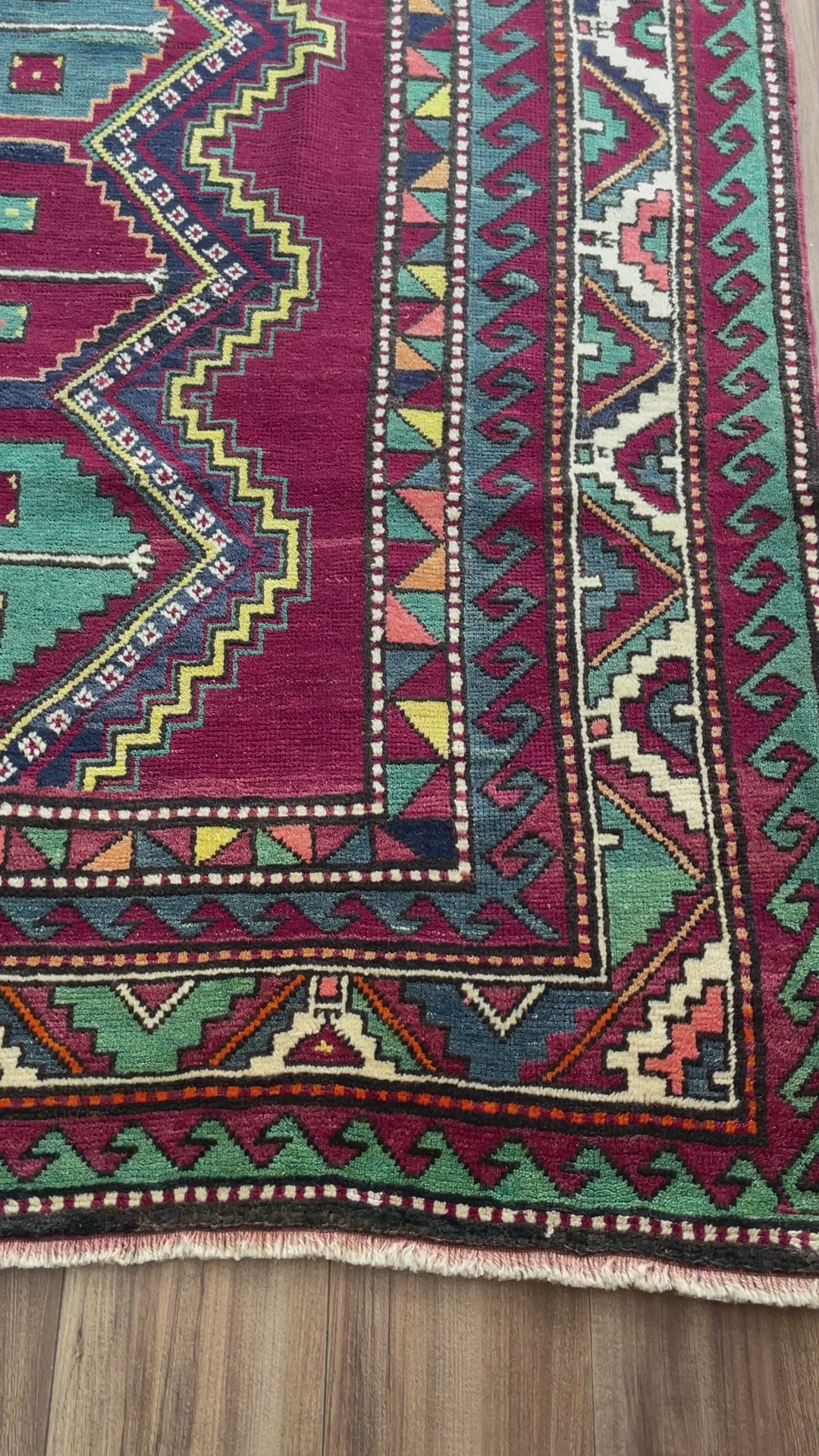 Kazak Caucasian Rug. Rug for living room, dining, bedroom. Tribal Rug Shop San Francisco Bay Area. Buy handmade wool rug online free shipping USA and Canada.