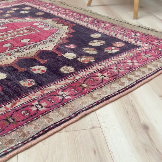 Derbend caucasian vintage rug. Buy oriental Ruf shop San Francisco Bay Area. Vintage rug wide runner for living room, bedroom, kitchen, dining, office. Buy handmade rug online free shipping USA and Canada.