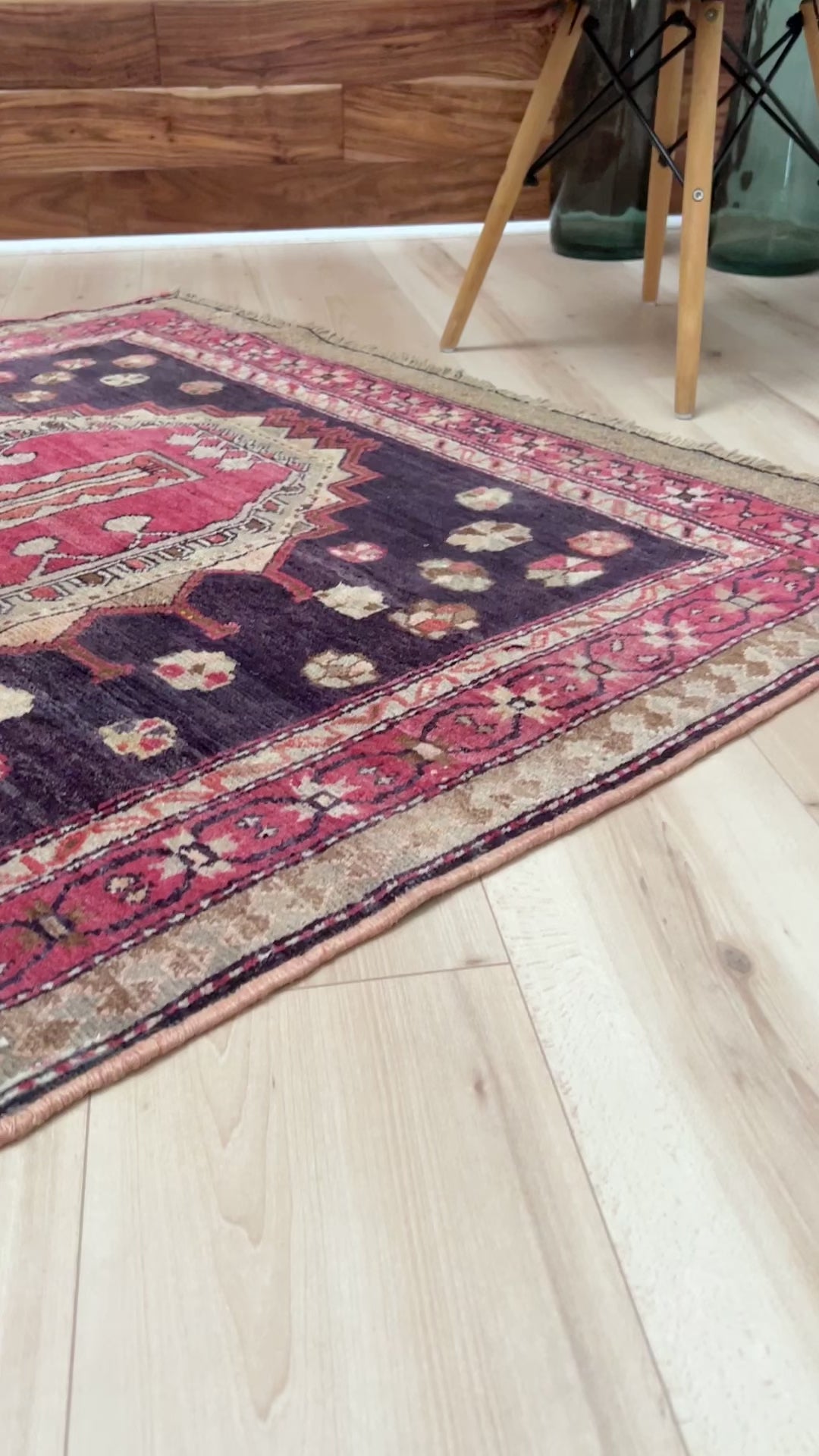 Derbend caucasian vintage rug. Buy oriental Ruf shop San Francisco Bay Area. Vintage rug wide runner for living room, bedroom, kitchen, dining, office. Buy handmade rug online free shipping USA and Canada.