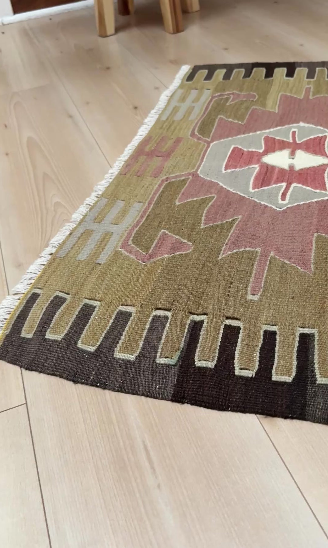 3x4 Navajo style turkish kilim wool rug for bedroom nursery kitchen entry tribal flatweave rug  shop san francisco bay area. Handmade wool flatweave rug.