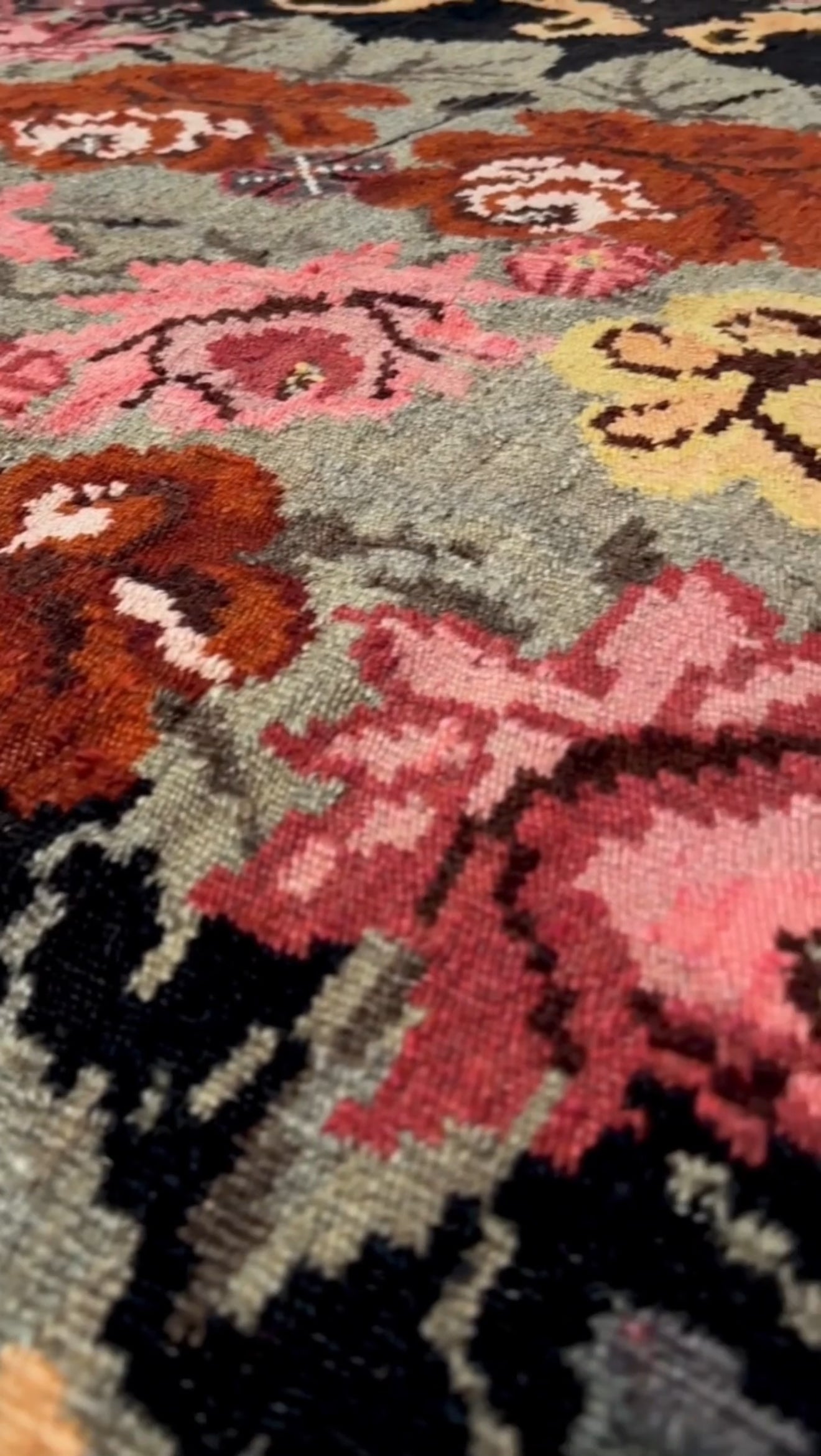 Vintage Moldovan rose kilim area rug 8x11 – handmade floral wool flatweave perfect for living room, bedroom, kitchen, or dining room. Ideal for boho, romantic, or floral decor styles. Available at top-rated rug shop in San Mateo, SF Bay Area with free shipping.