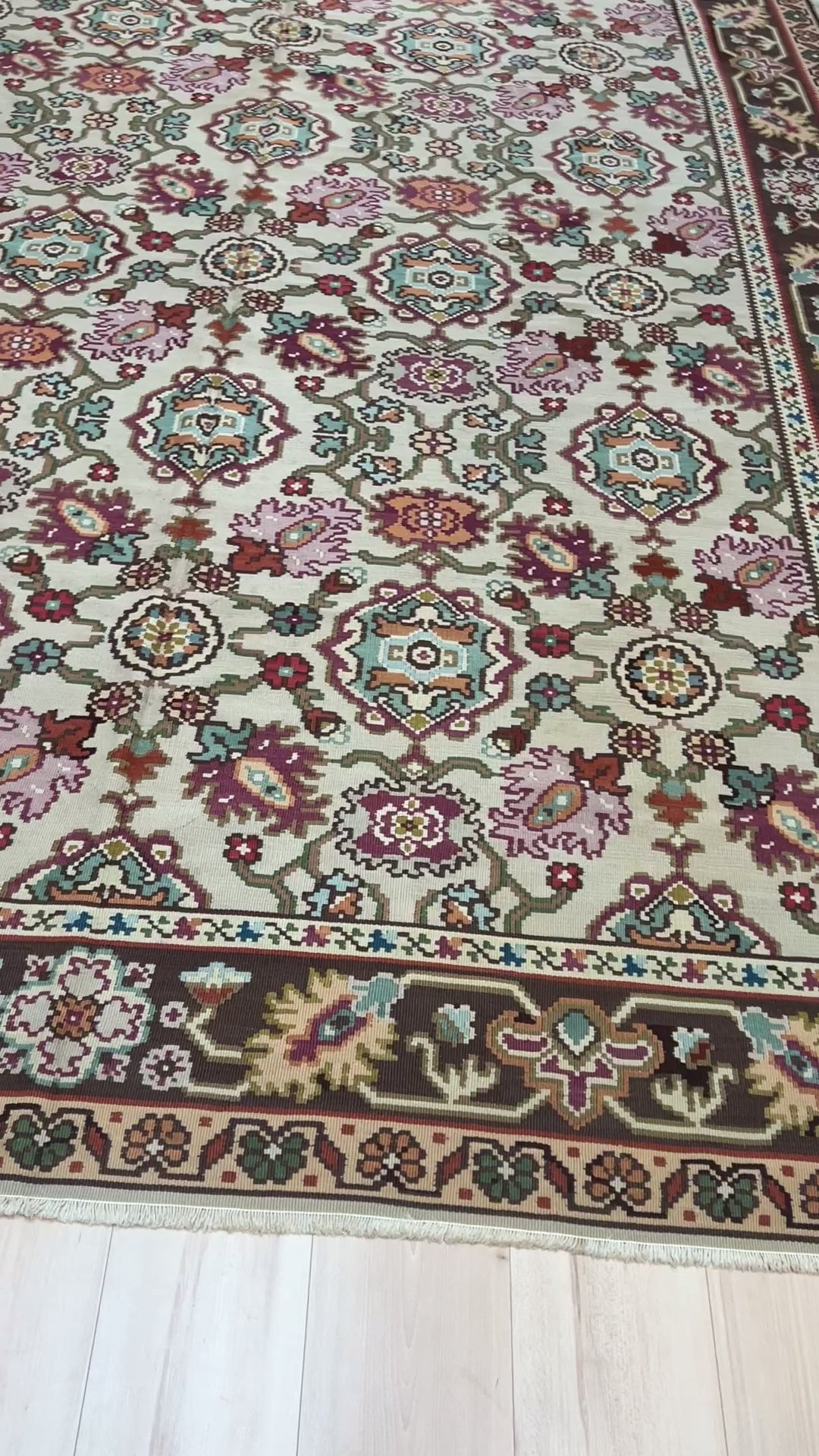 Antique Floral Balkan kilim rug. Oriental rugs shop San MAteo Los Altos los gatos. Turkish kilim rug shop san Francisco. Kilim rug for living roomi bedroom, dinind. Buy Kilim rug online flatweave Canada USA free shipping.