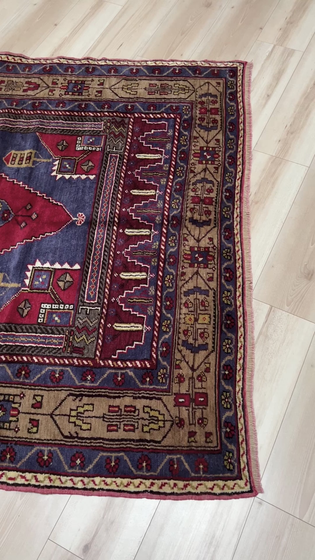 taspinar turkish rug. Vintage rug shop san francisco bay area. Buy oriental rug online free shipping USA and Canada.