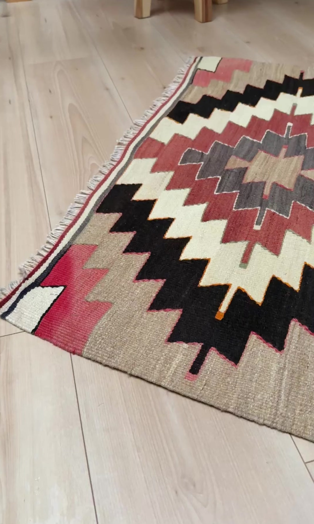 3x5 Navajo style turkish kilim wool rug for bedroom nursery kitchen entry tribal flatweave rug  shop san francisco bay area. Handmade wool flatweave rug.